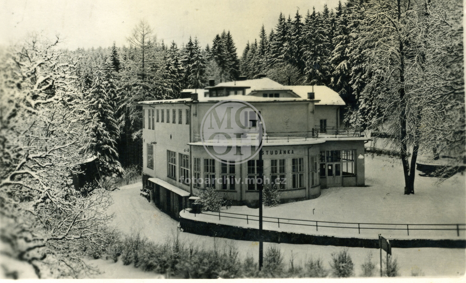 Fotografie - Studánka v zimě