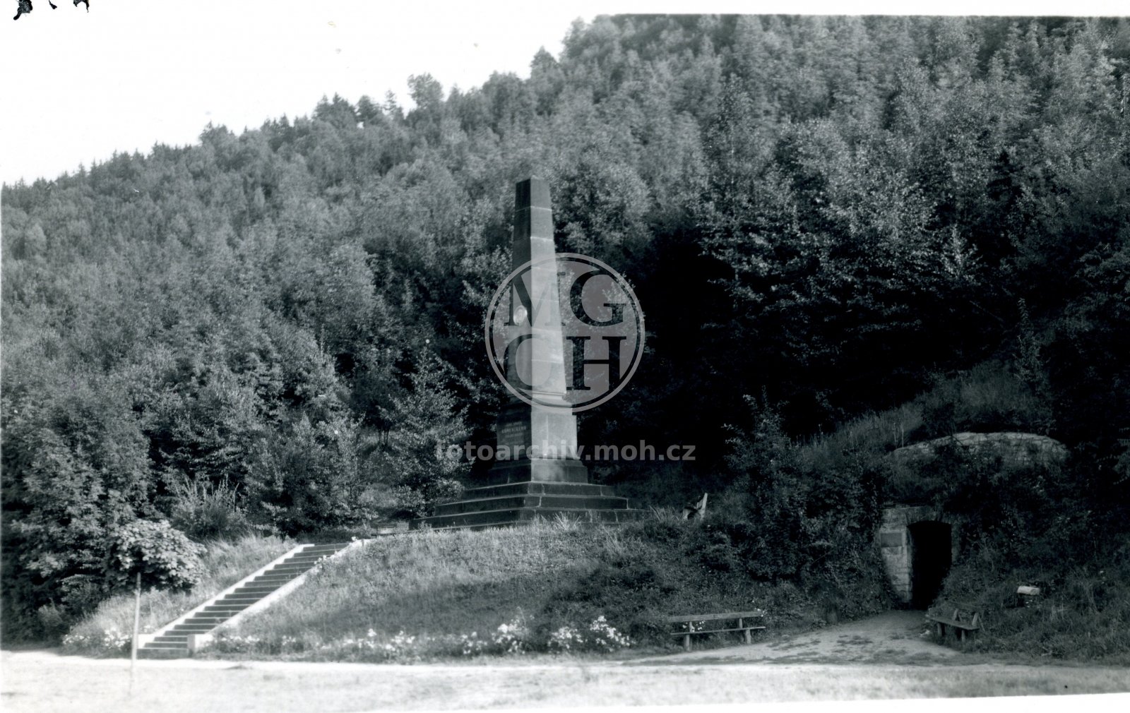 Fotografie - Pomník Komenského