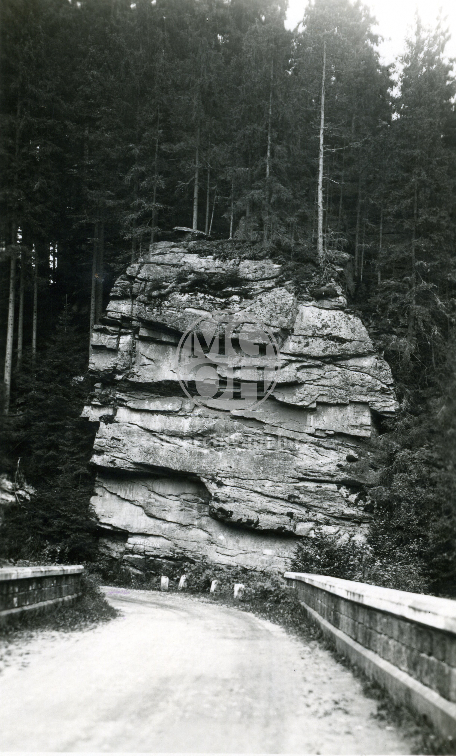 Fotografie - Skála u Zemské brány