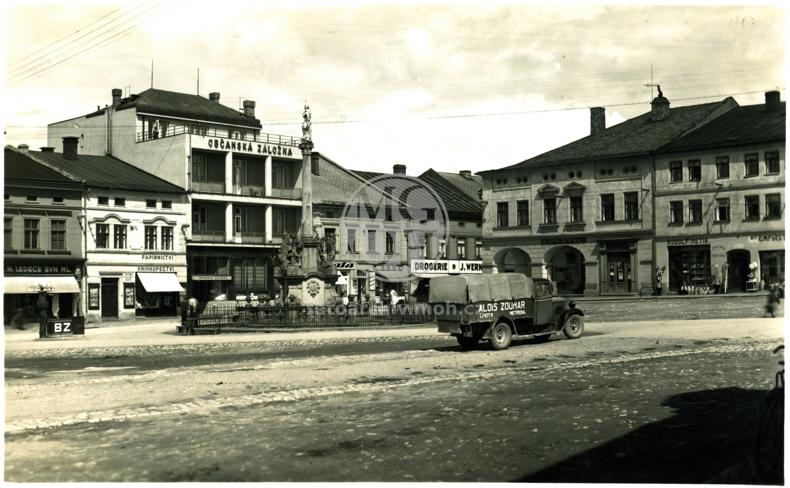 Fotografie - Náměstí, severovýchodní část