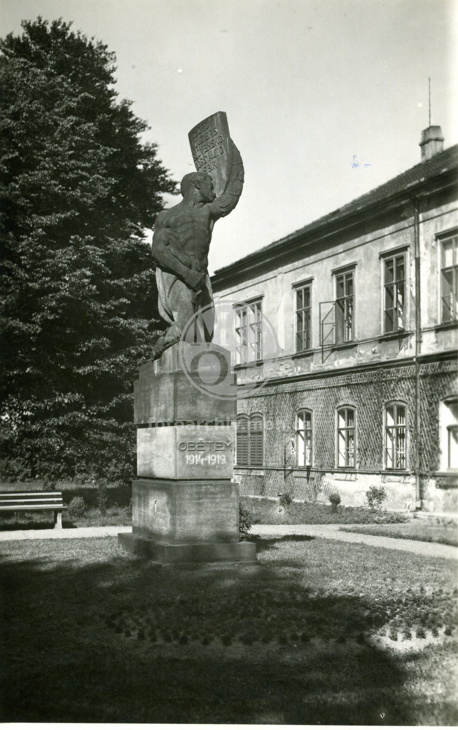 Fotografie - Pomník padlým