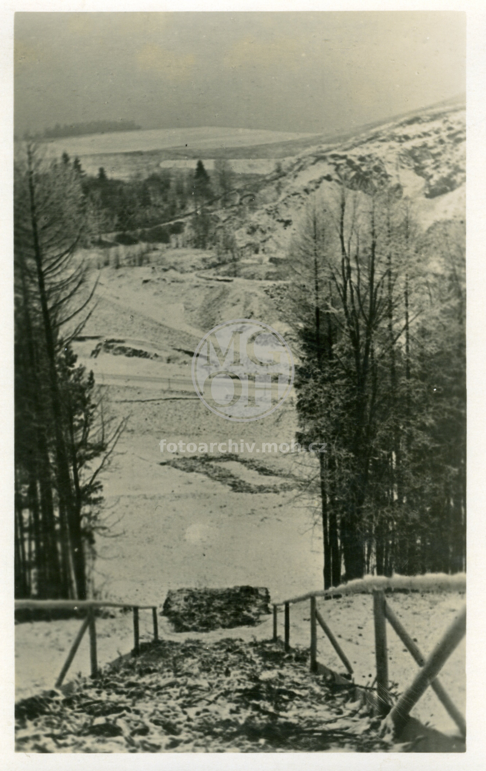 Fotografie - Pohled z lyžařského můstku