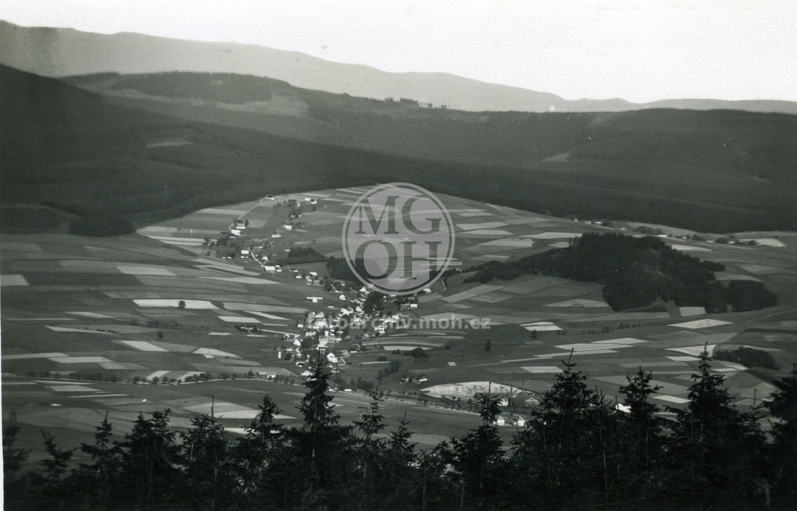 Fotografie - Pohled ze Suchého vrchu