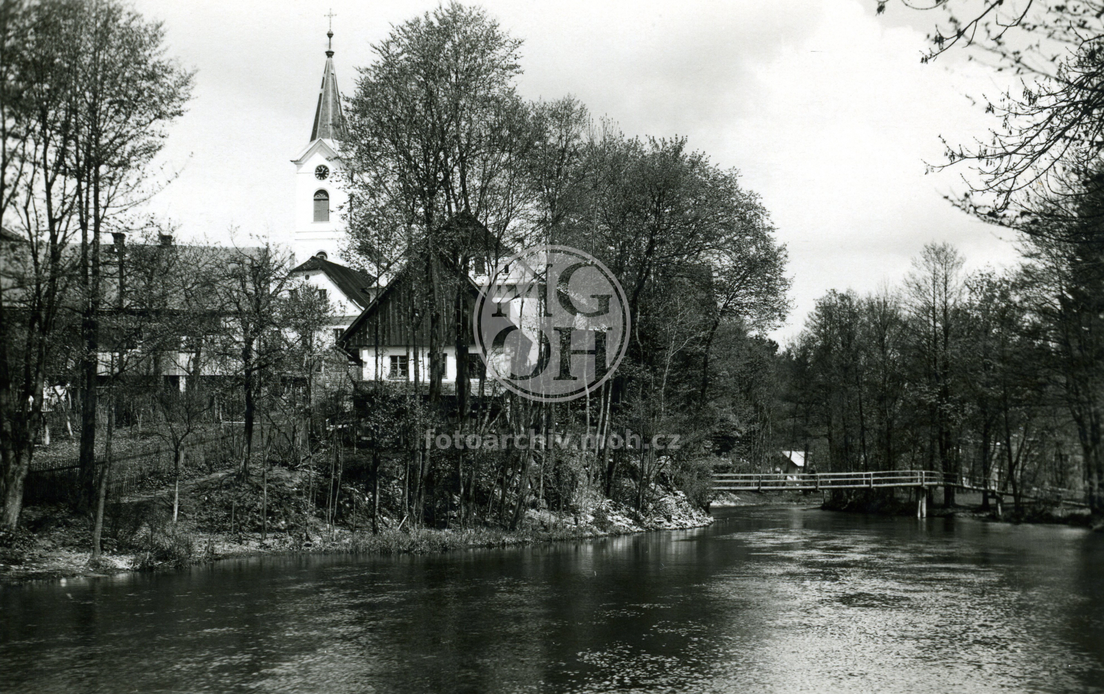 Fotografie - Pohled na kostel od Divoké Orlice