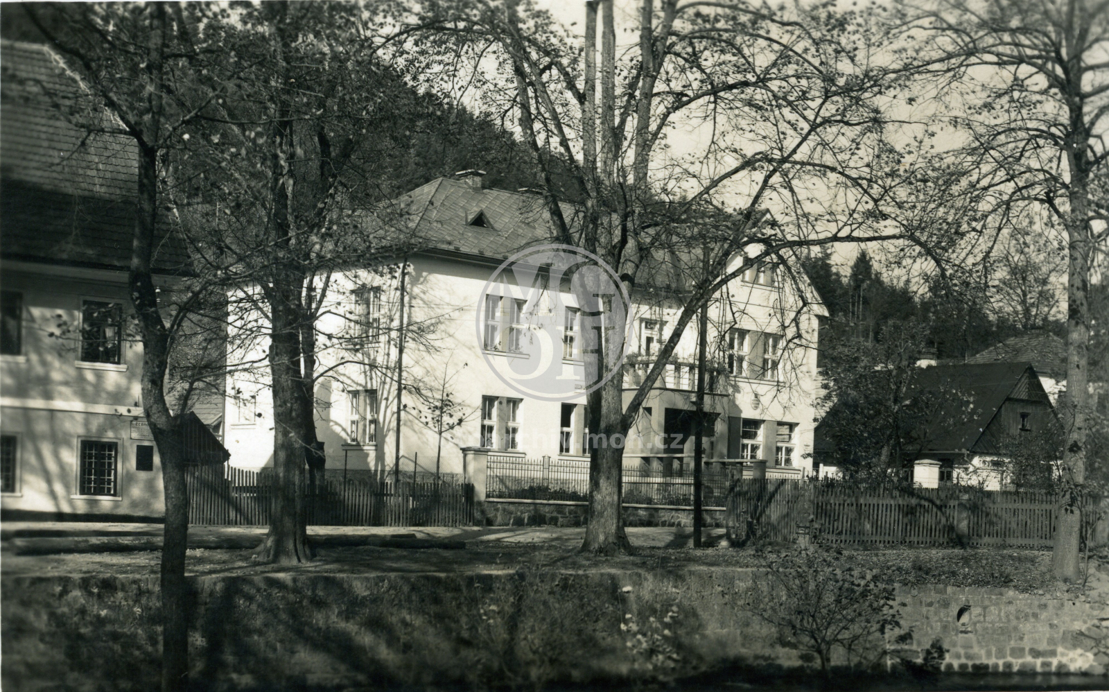 Fotografie - Obecní úřad - střed obce