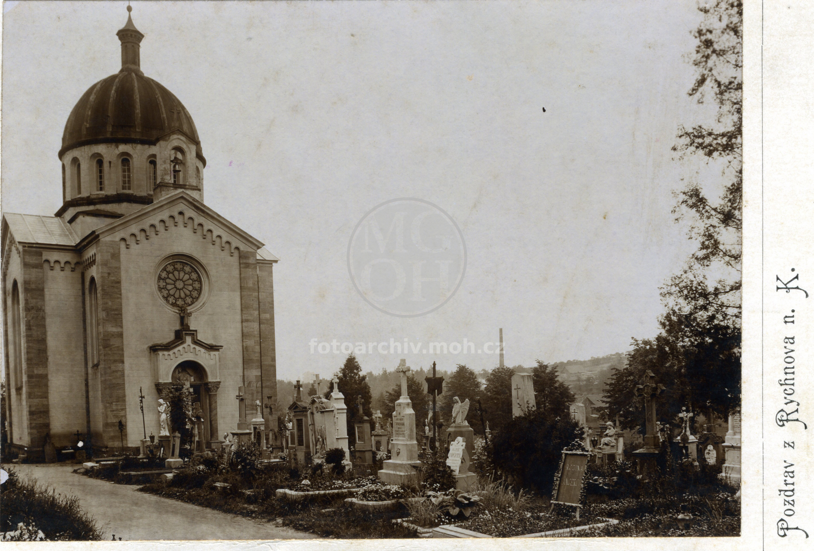 Fotografie - Kaple Proměnění Páně a starý hřbitov