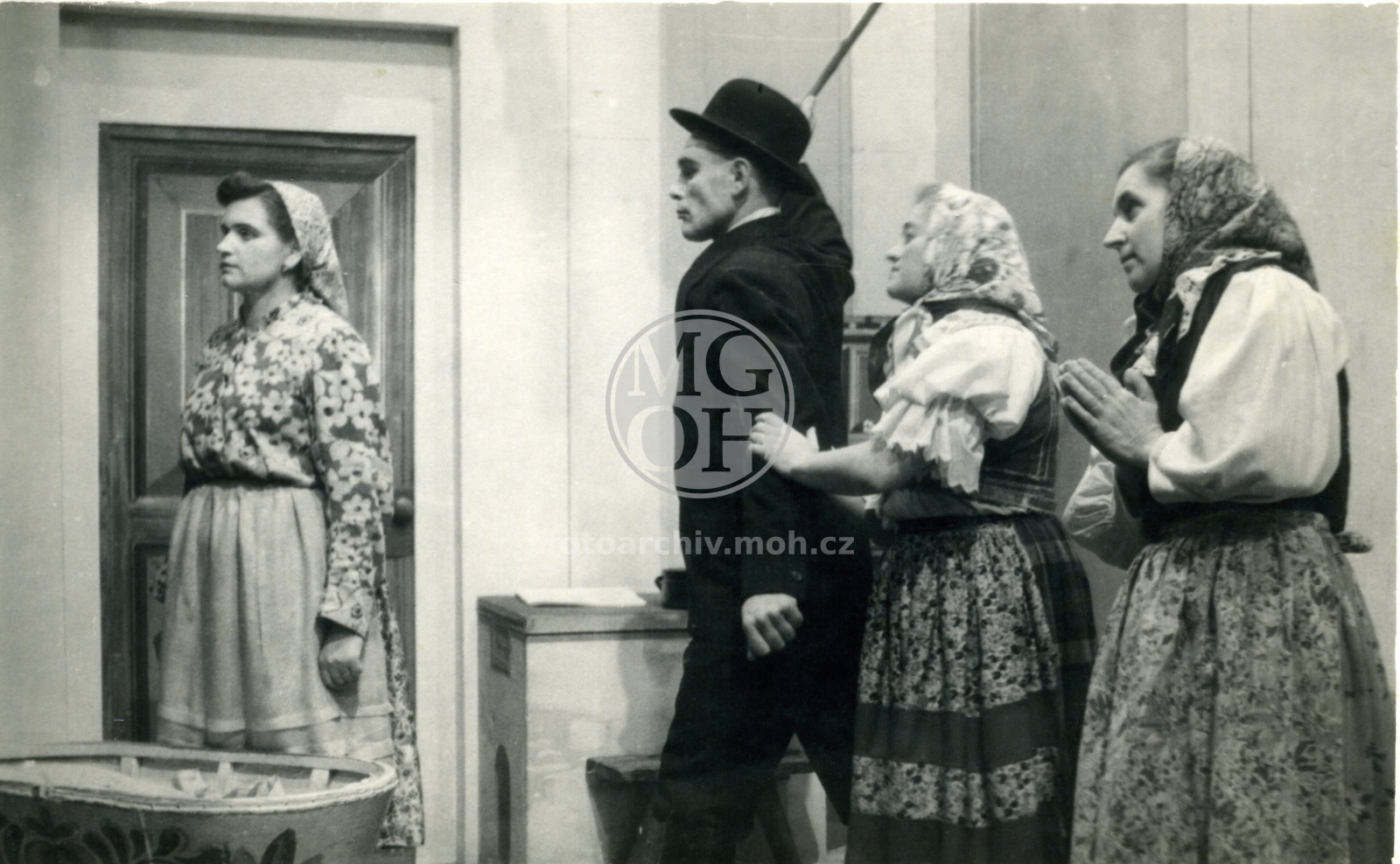 Fotografie - Představení - Gazdina roba, ochotníci z Lípy