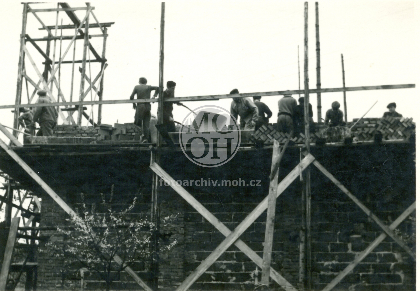 Fotografie - Stavba jeviště