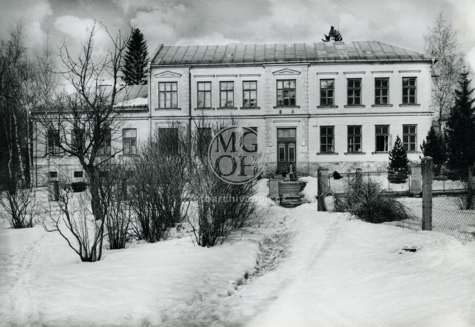 Fotografie - Škola v zimě