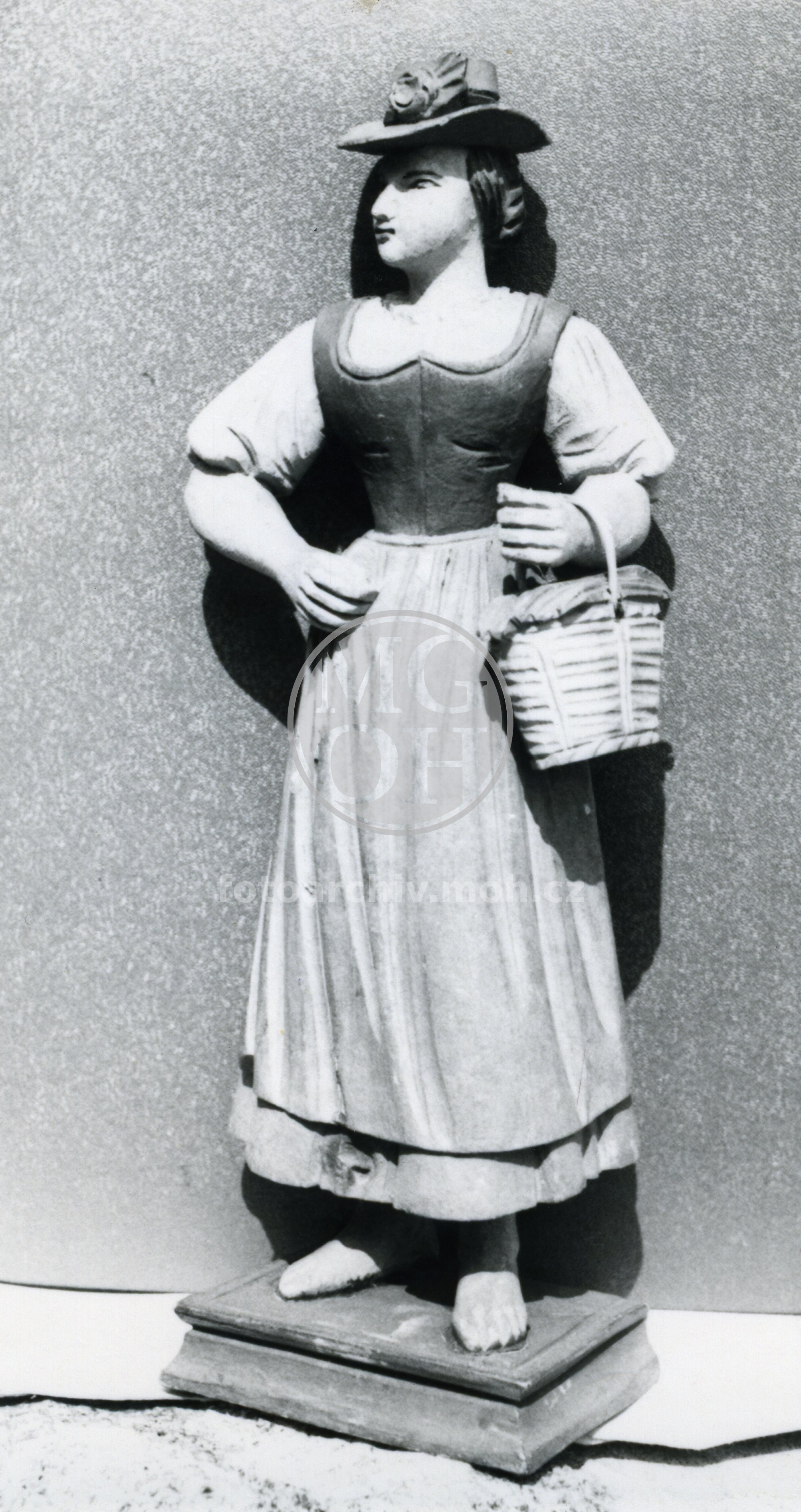 Fotografie - Figurky řebáře Purgera z Grôdenu v Tyrolsku, r. 1850