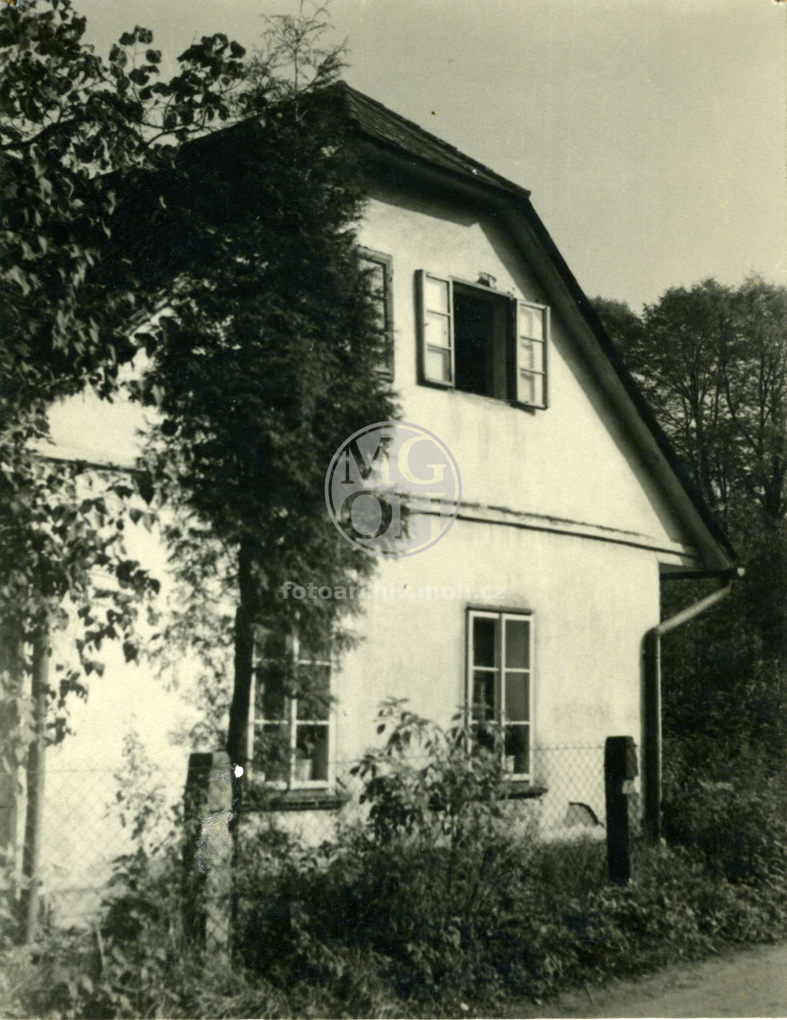 Fotografie - První škola, čp.116, z r. 1760