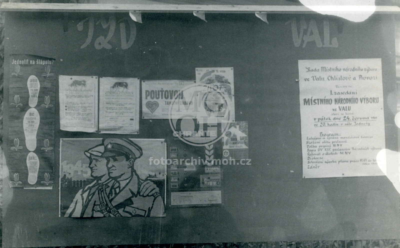 Fotografie - Nástěnka JZD Val