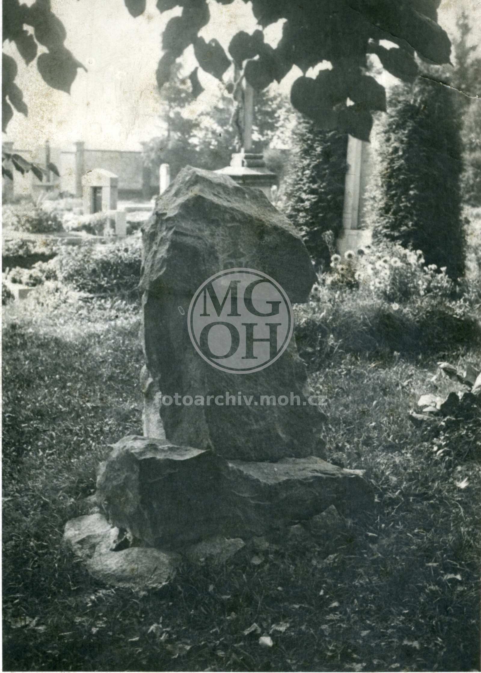 Fotografie - Hřbitov, hrob Anny Karáskové