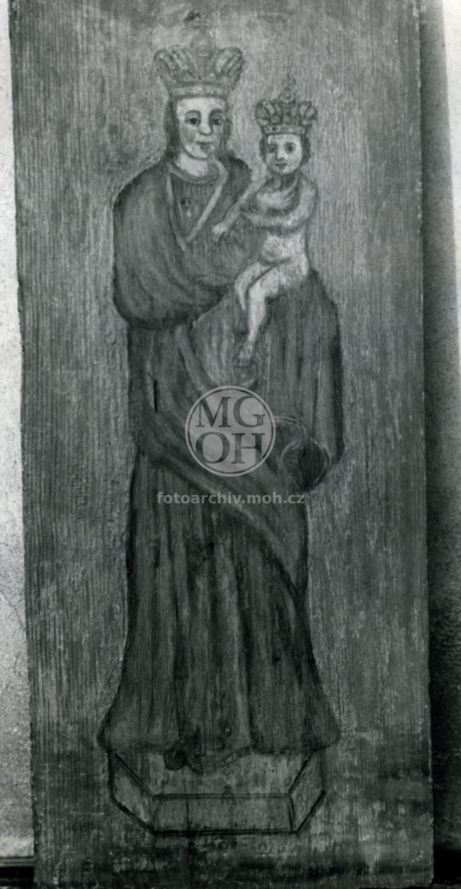 Fotografie - Obraz P. Marie v měděné schránce na stromě, z r. 1774