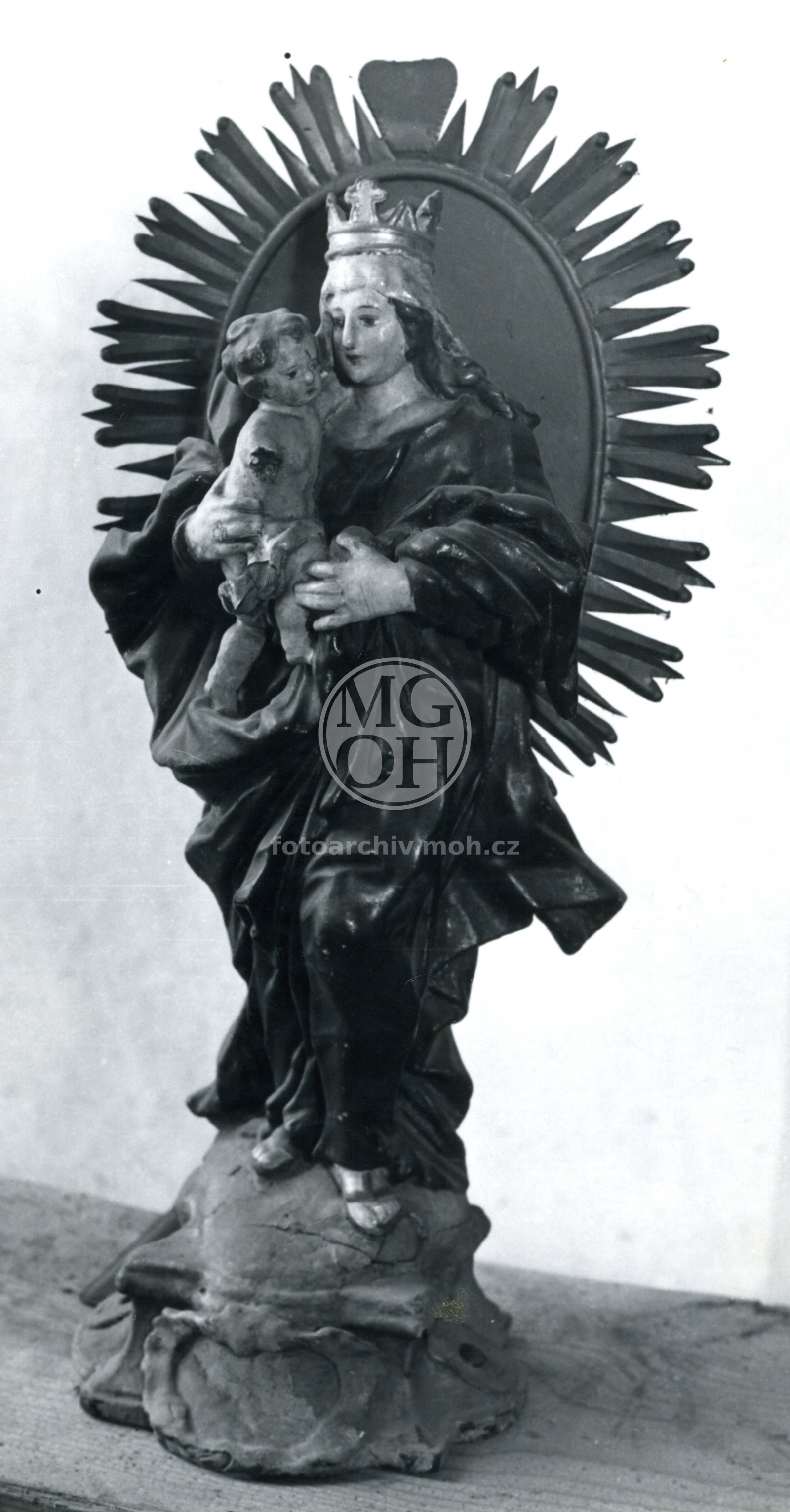 Fotografie - Barokní soška P. Marie, literátského cechu
Osoba: Sv. P. Maria