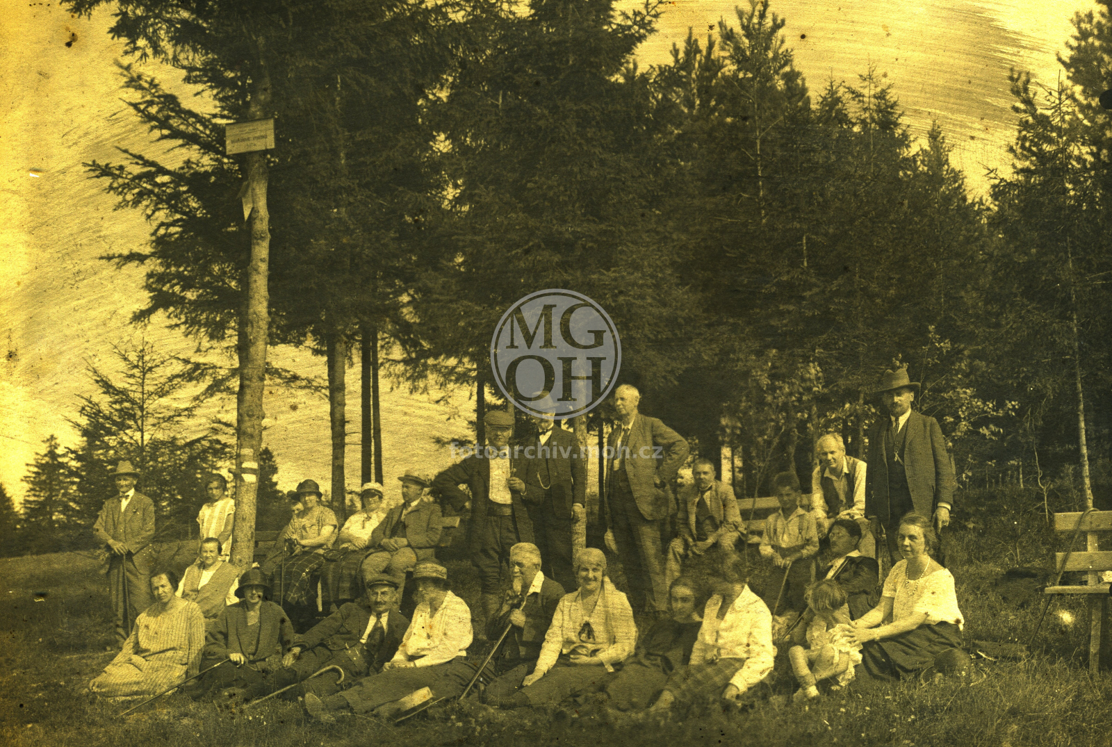 Fotografie - Turisté
Osoba: Dr. Štemberka, Kolenatý, Čížek, Čížková,…