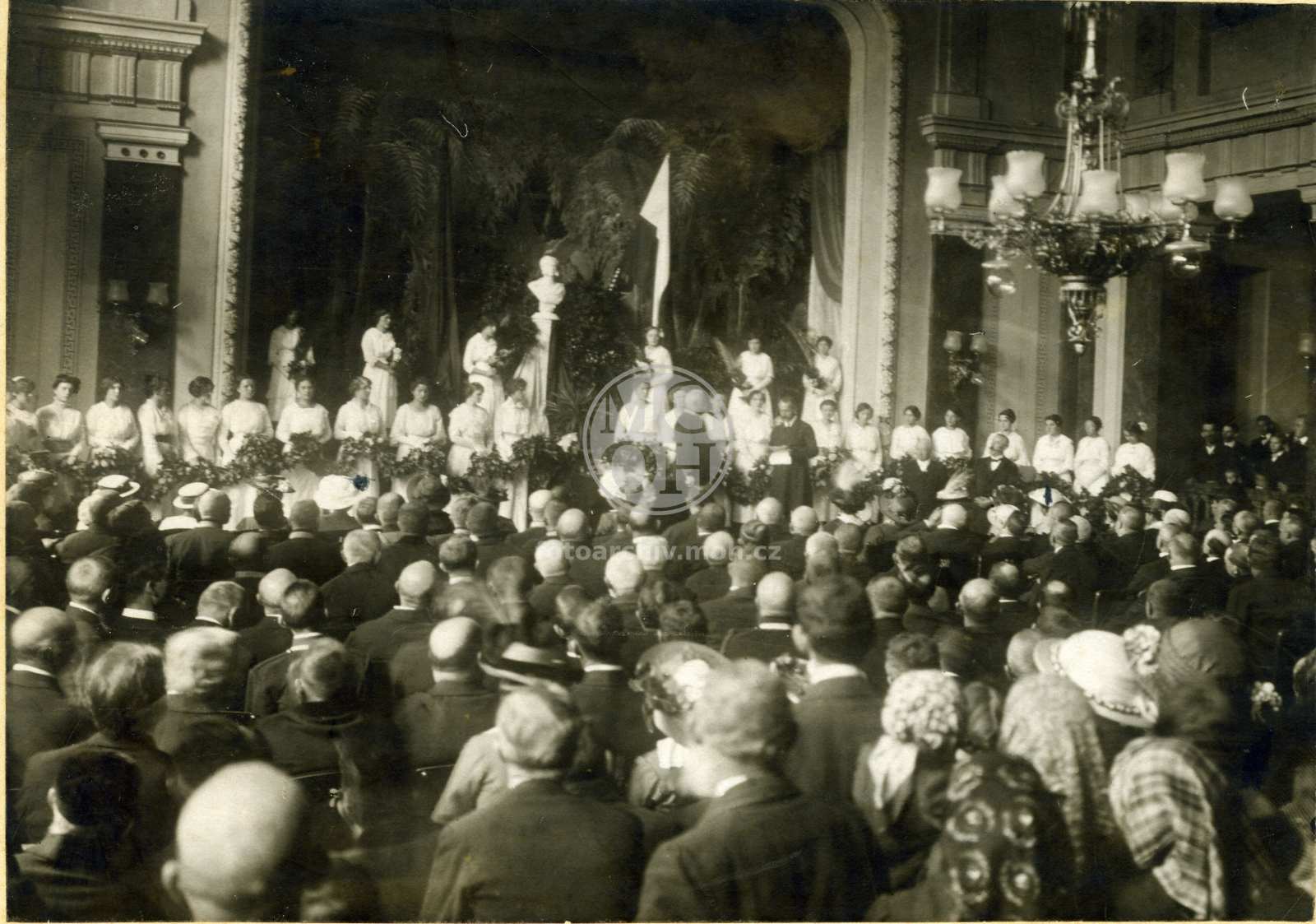 Fotografie - Církevní slavnost