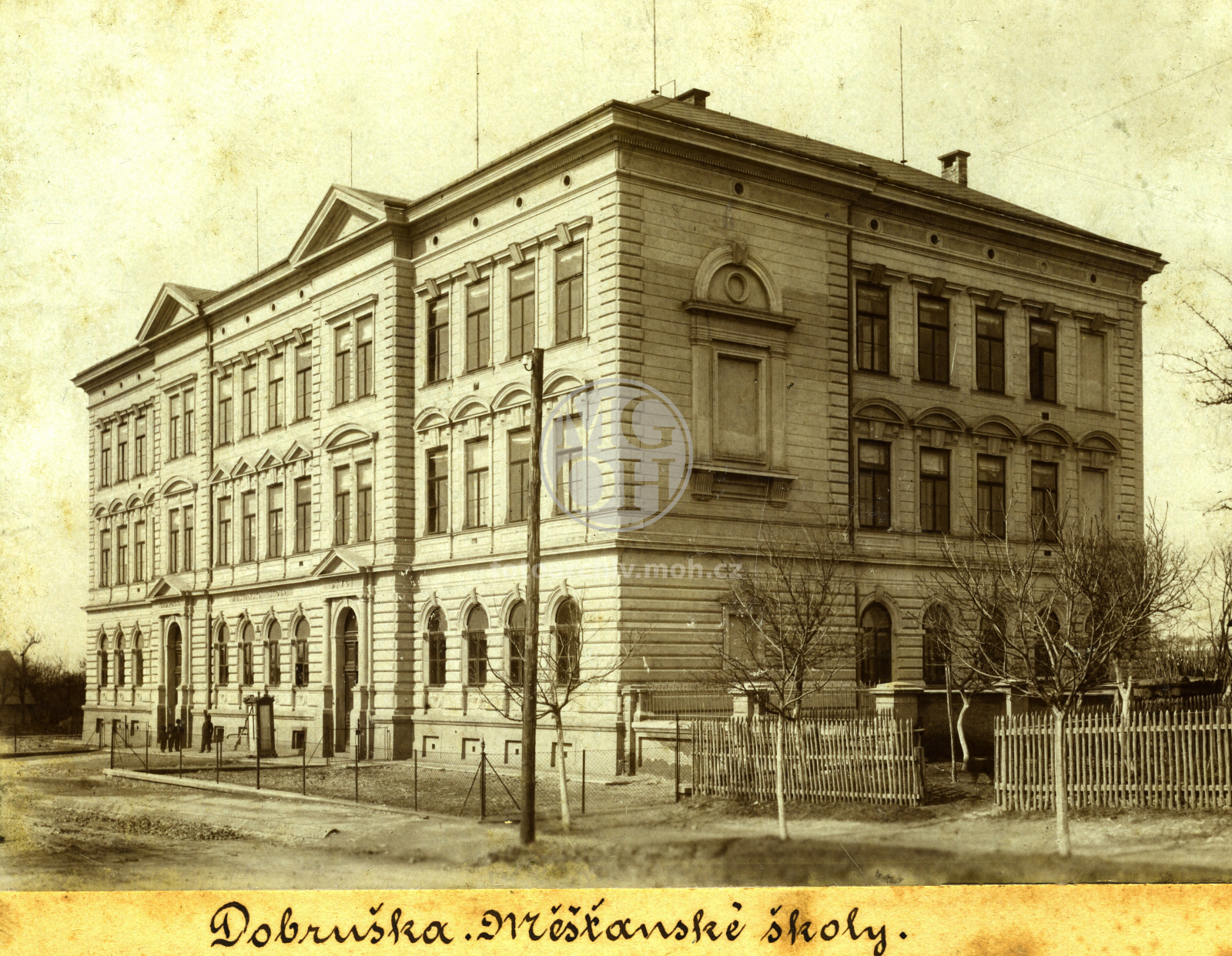 Fotografie - Měšťanské školy