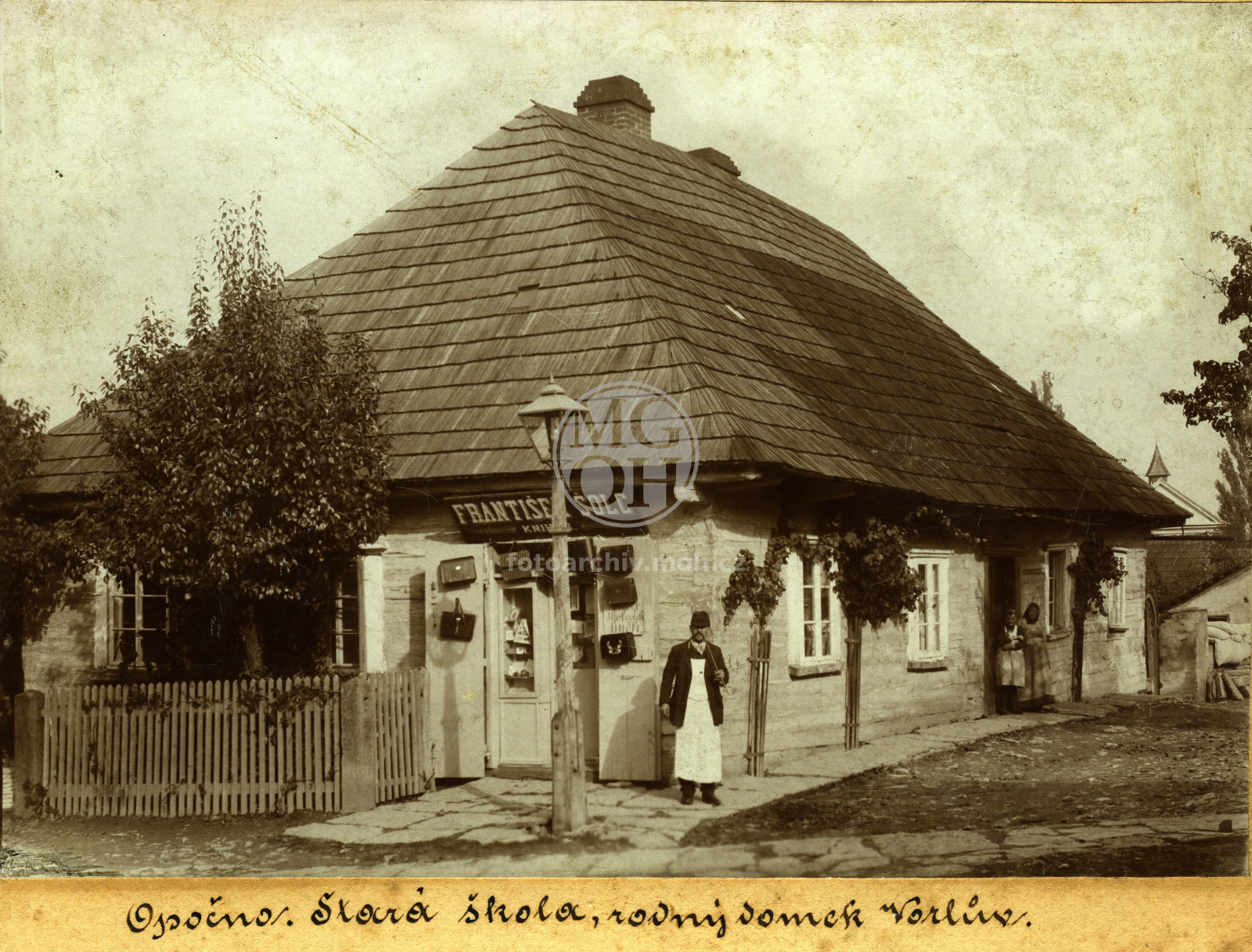 Fotografie - Stará škola - rodný domek Vorlův