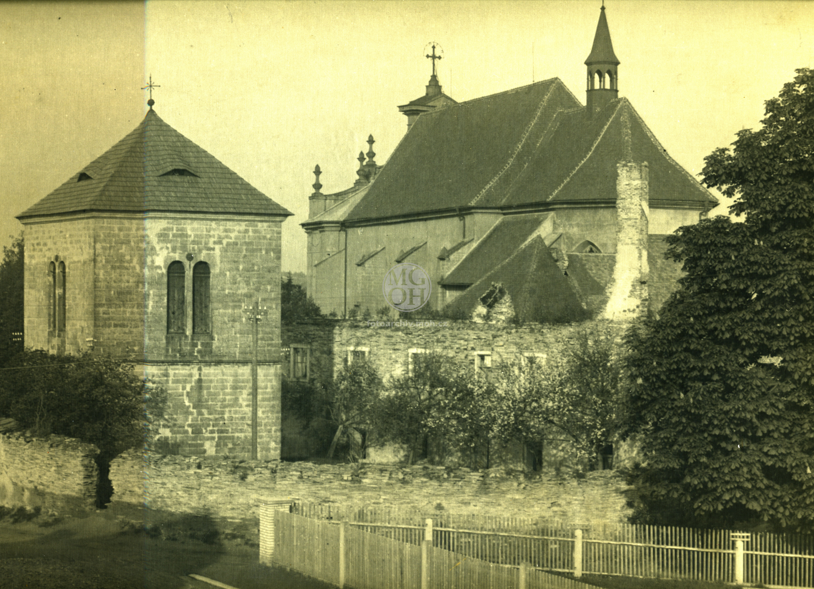 Fotografie - Piaristické gymnasium po požáru