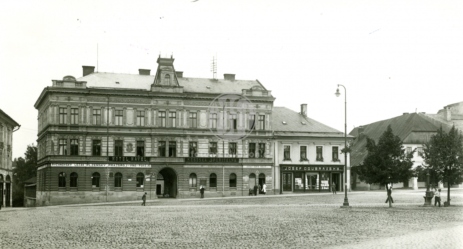 Fotografie - Hotel Havel s domem čp.65 u Doubravských