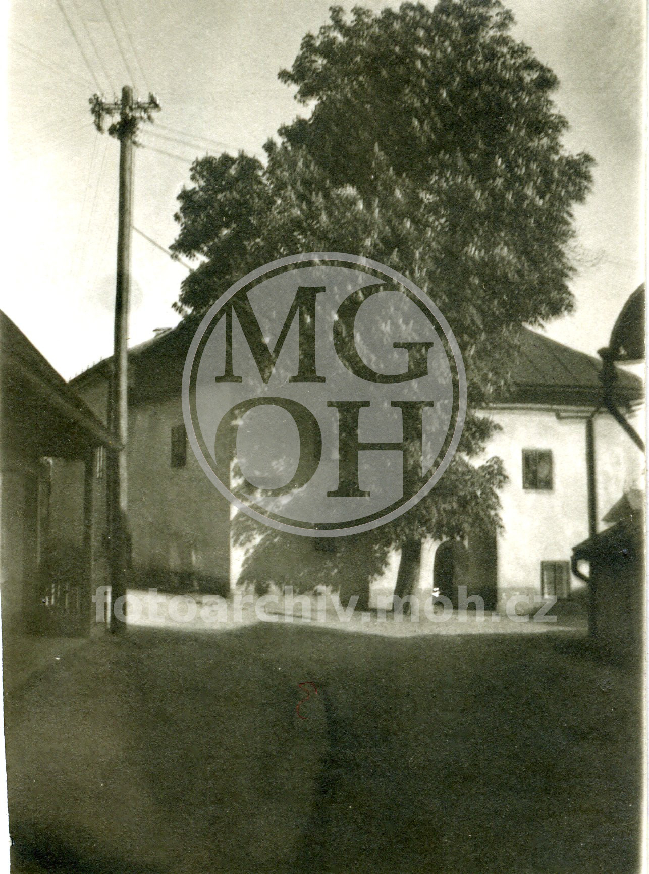 Fotografie - Dům čp. 212 "U Jarošů", zbořen, dnes sídliště Trávník