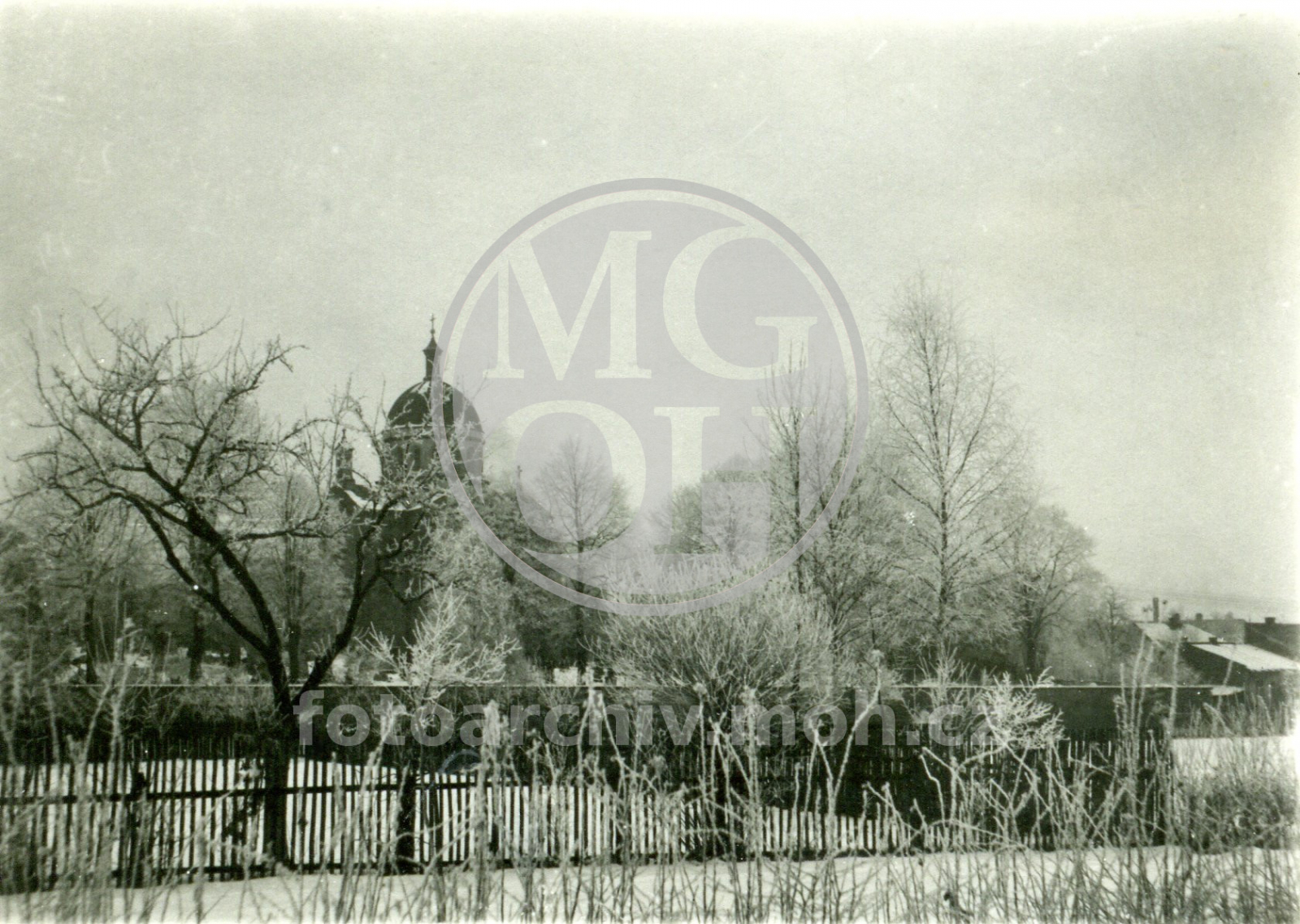 Fotografie - Pohled na kapli od trati