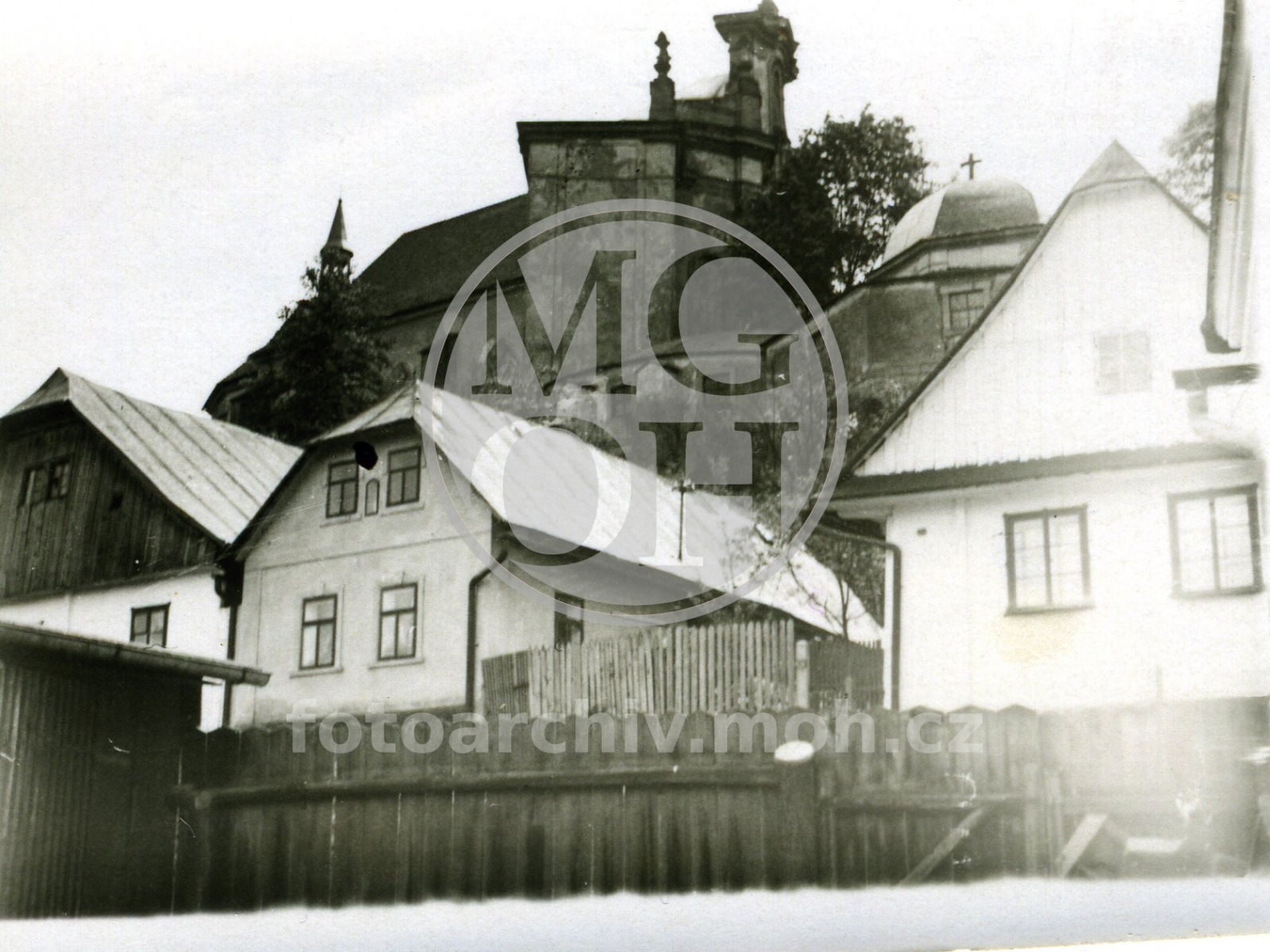 Fotografie - Domky pod Trojicí, pohled od řeky