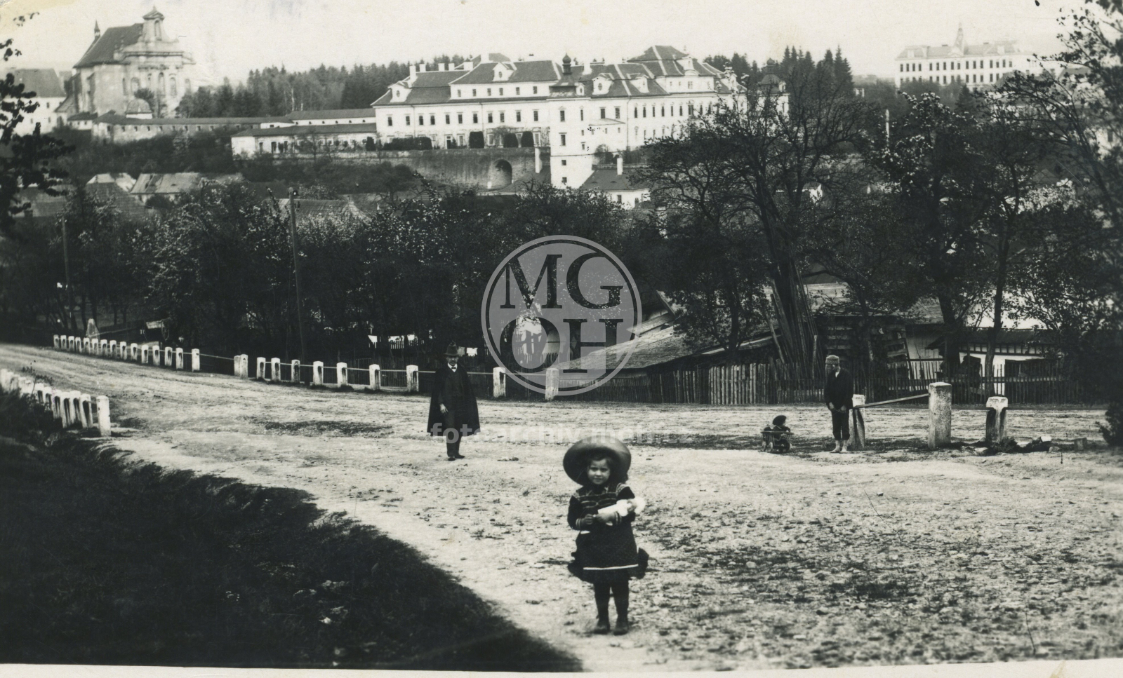 Fotografie - Pohled na zámek ze Židáku