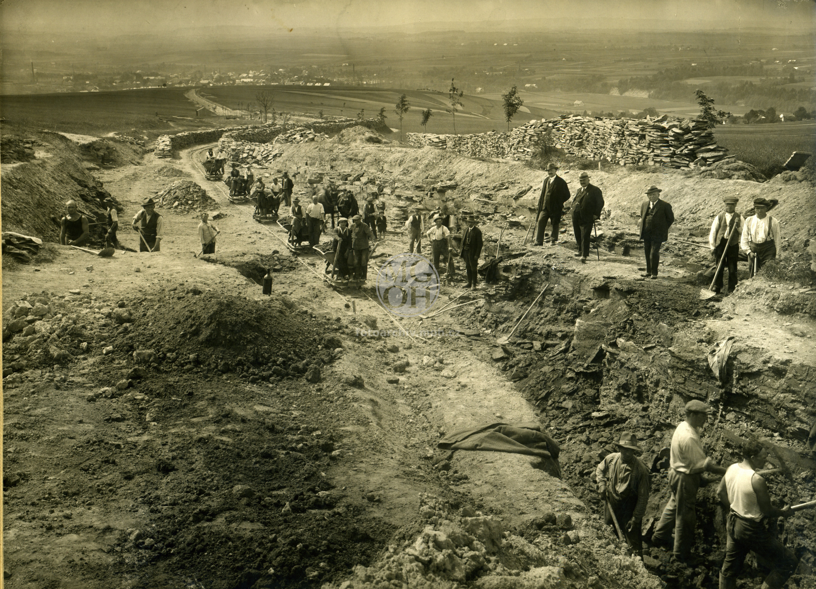 Fotografie - Stavba silnice k [k Vyhlídce], lesu u sv. Prokopa