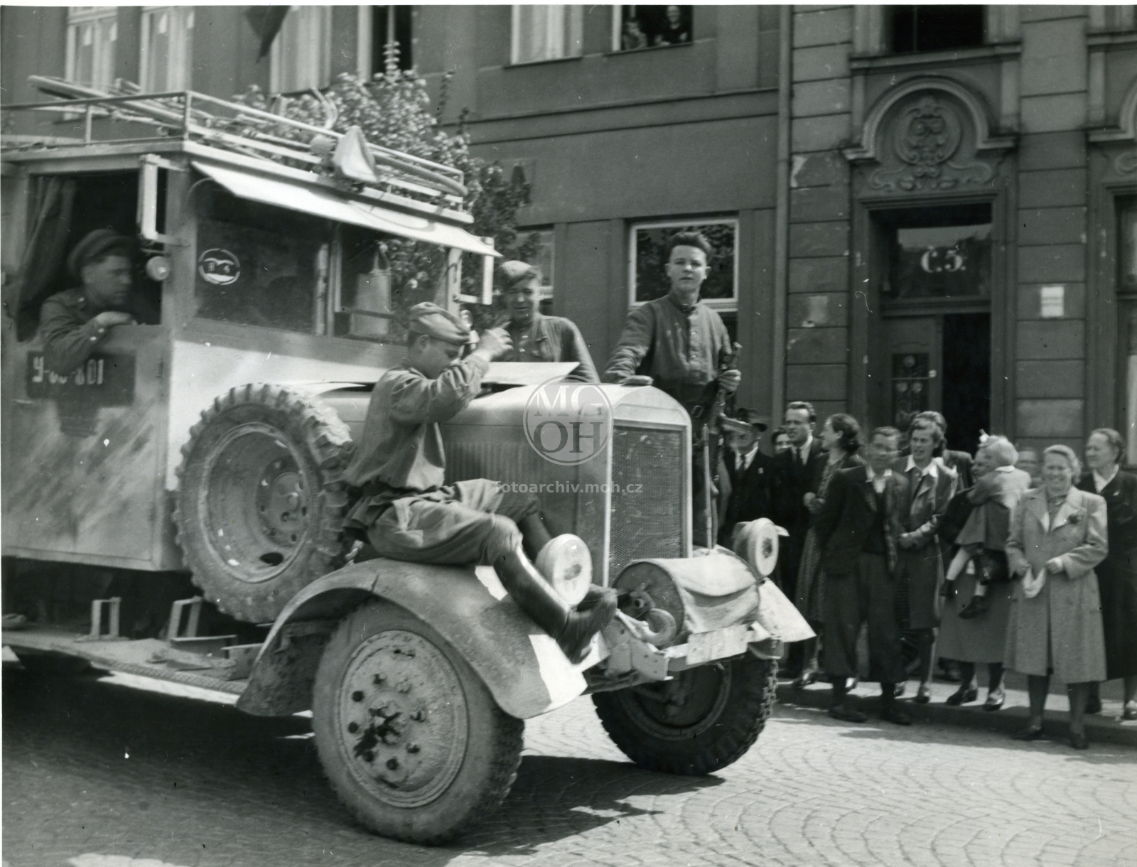 Fotografie - Příjezd Rudé armády
