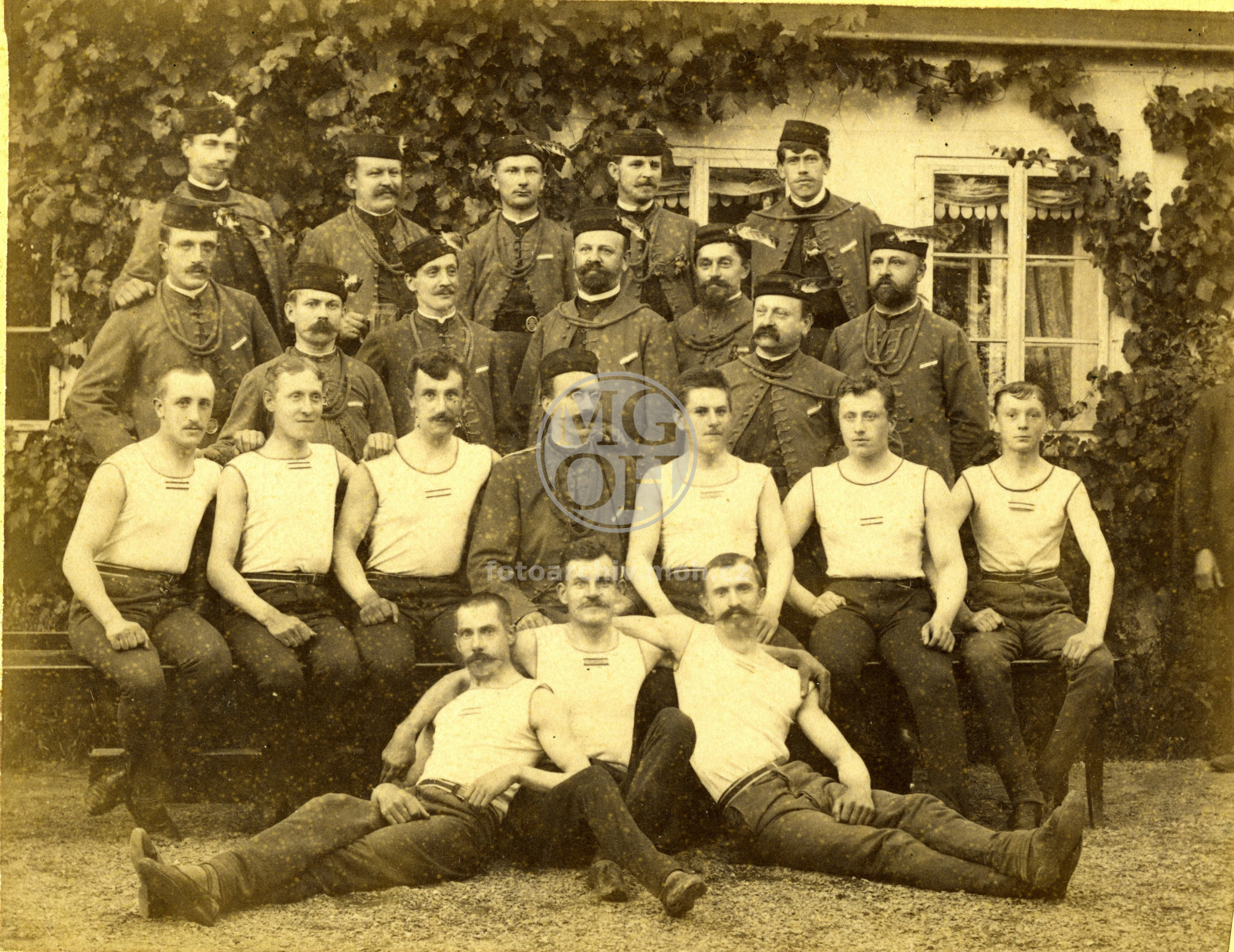 Fotografie - Vamberečtí sokolové při župním sletu Sokola v Rychnově