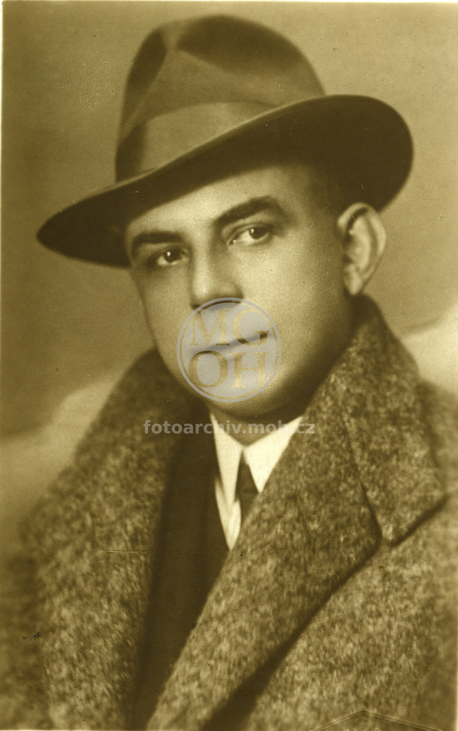 Fotografie - Bedřich Sedláček, obchodník s látkami, první předseda loutkářského kroužku a mecenáš loutkové scény i hudebního kroužku