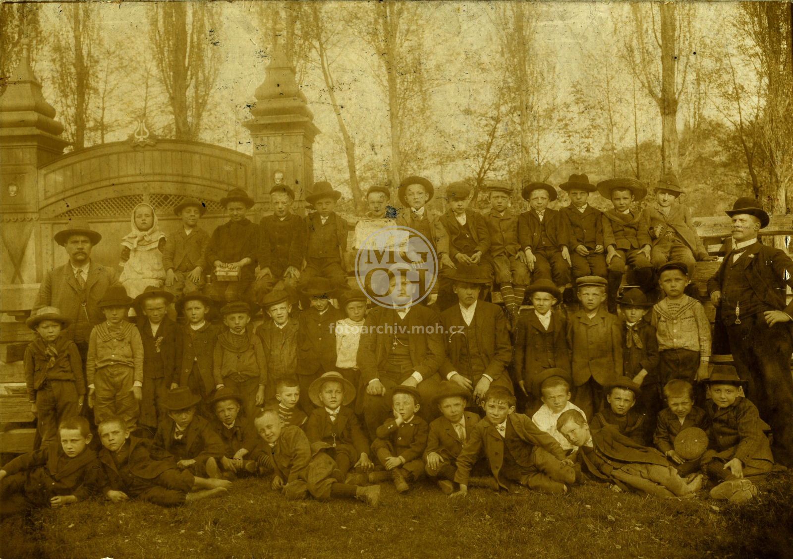 Fotografie - Výlet školáků do Potštejna