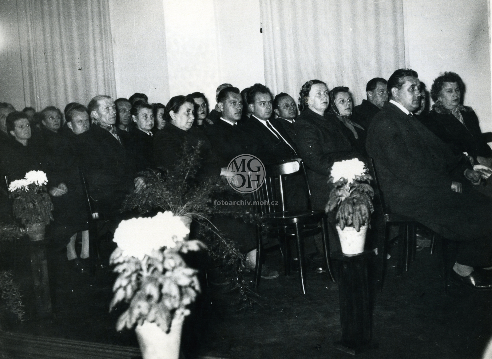 Fotografie - Smuteční tryzna za Antonína Zápotockého