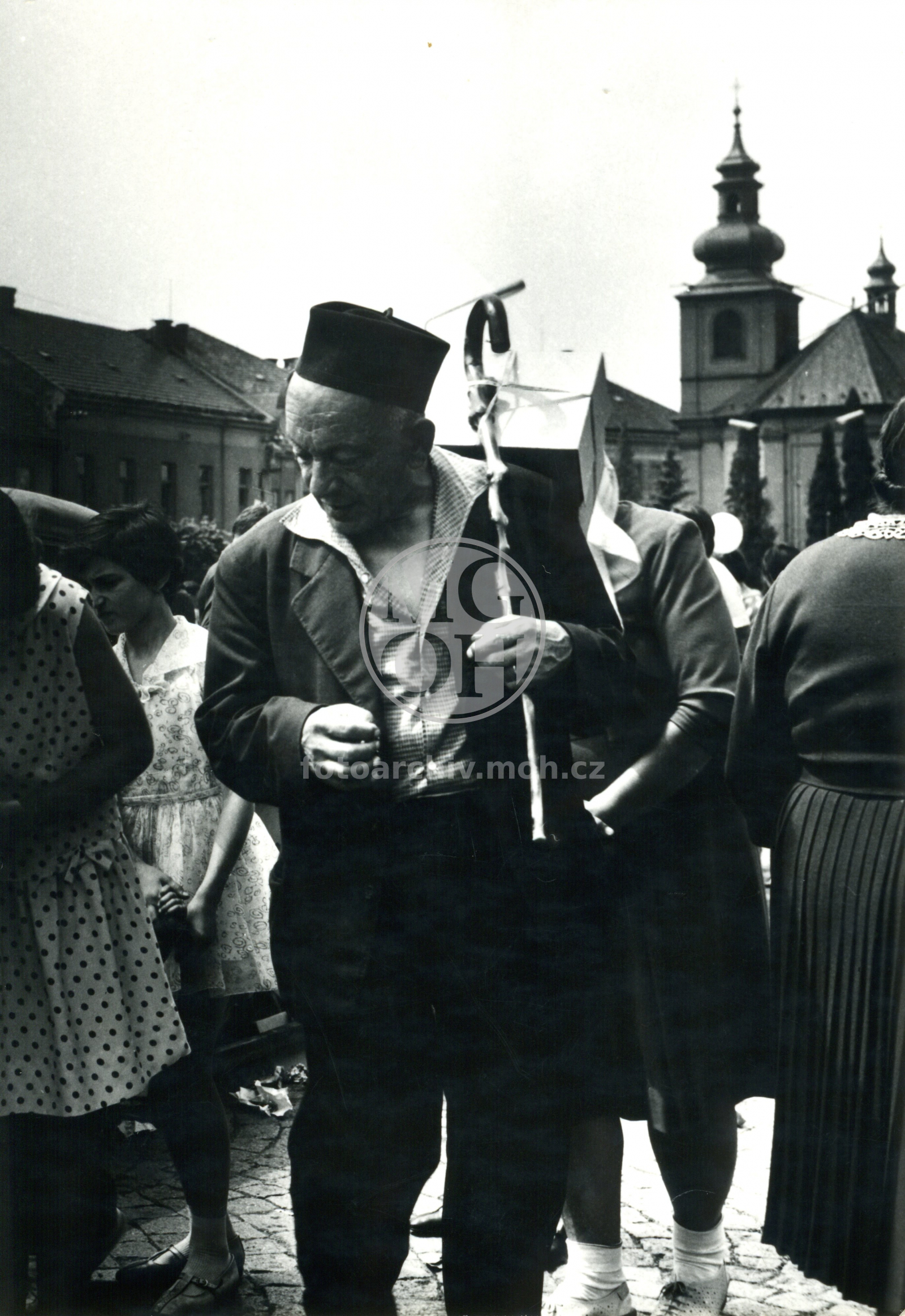 Fotografie - Josef Telecký, hostinský z Vyhlídky, na trhu
Osoba: Telecký Josef