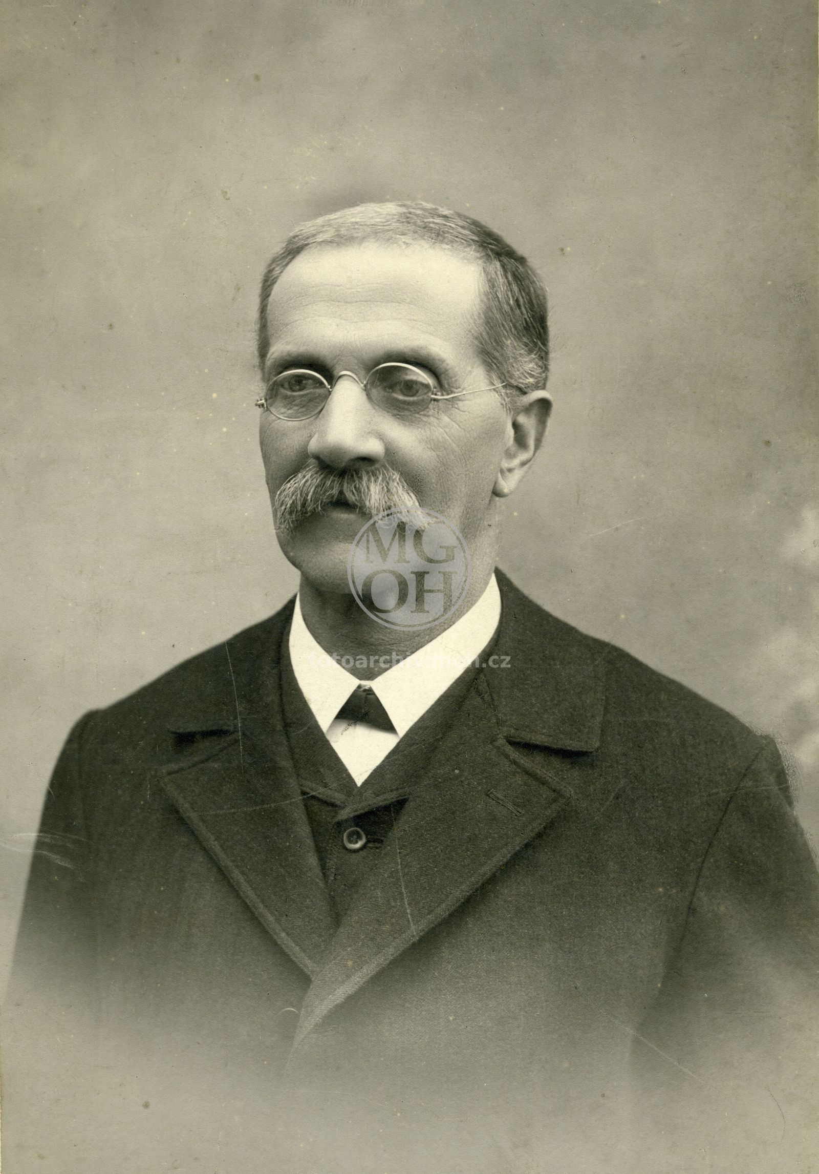 Fotografie - Josef Kubias (ochotník, recitoval zpaměti, + 1935 ve věku 69 let)