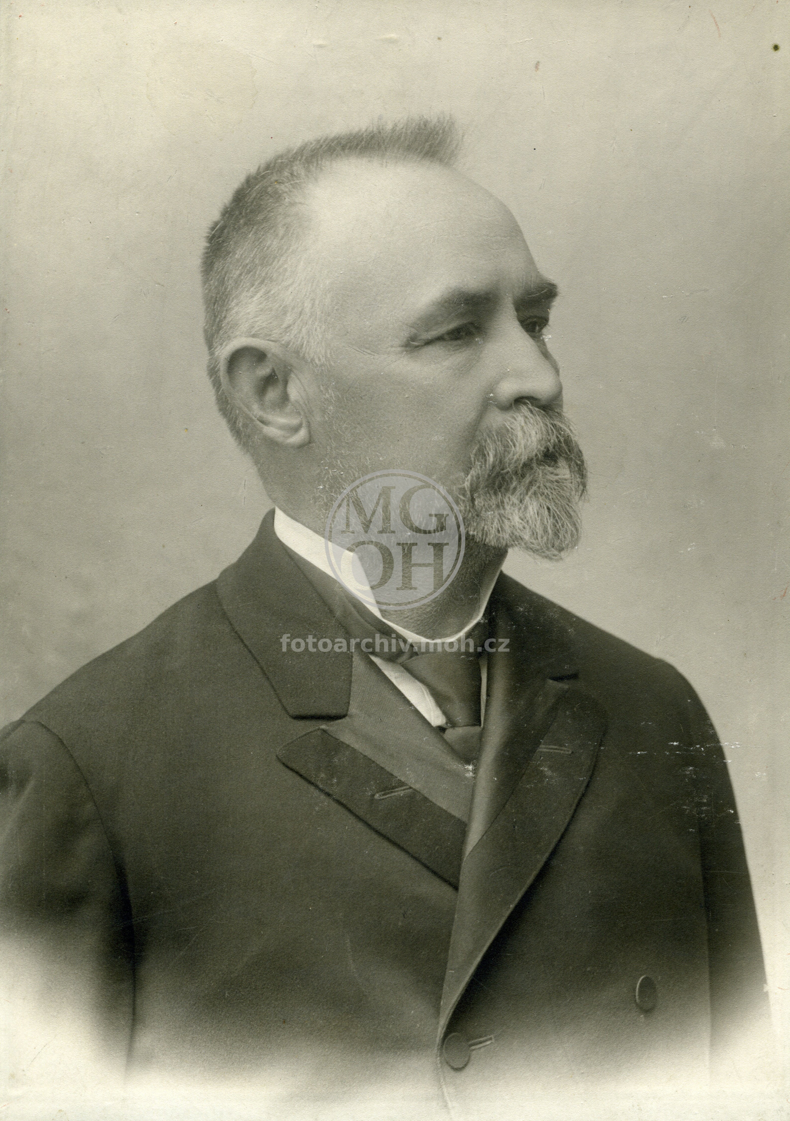 Fotografie - Jindřich Kubias, majitel továrny na uzeniny
