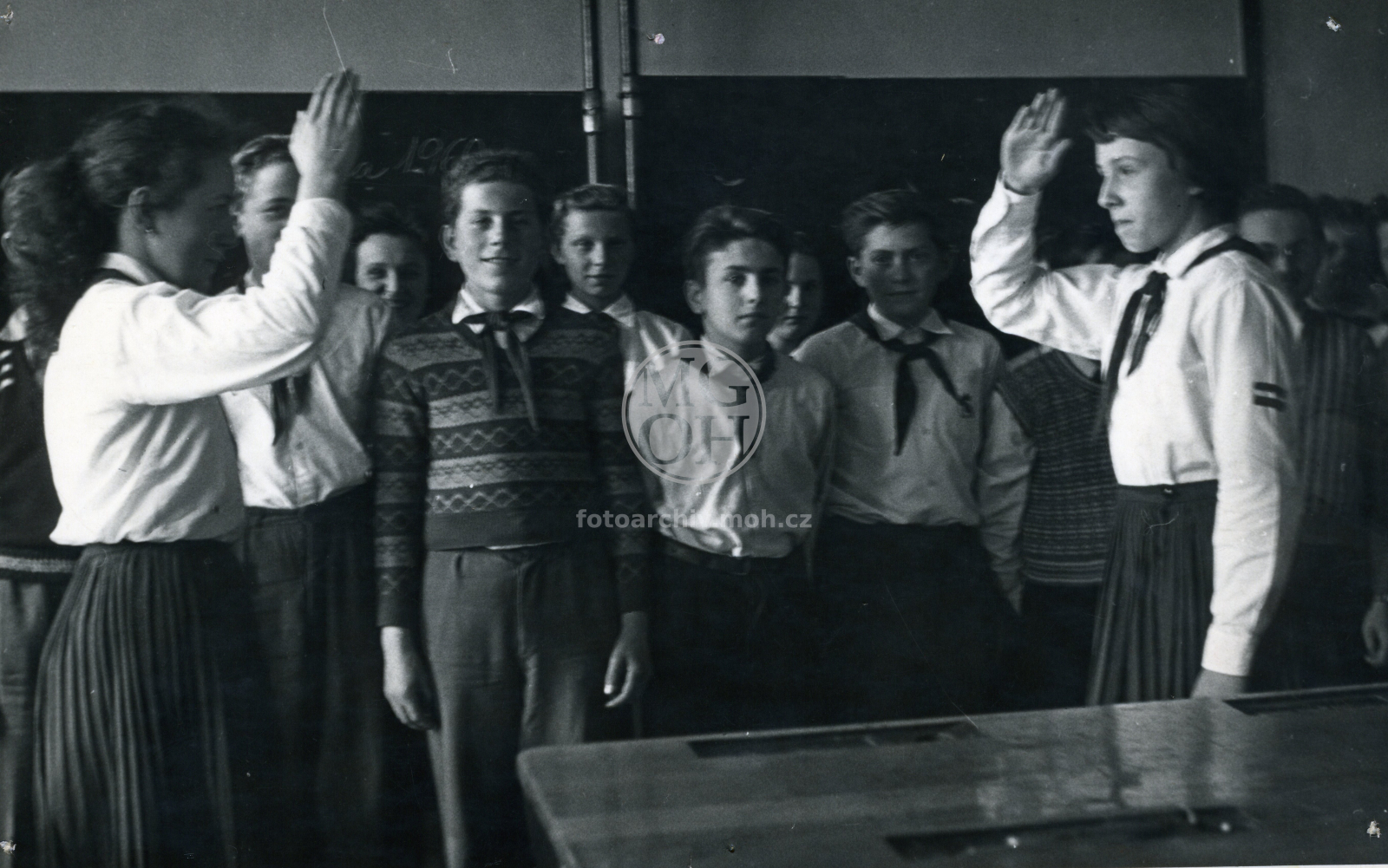 Fotografie - Zahájení schůzky pionýrů