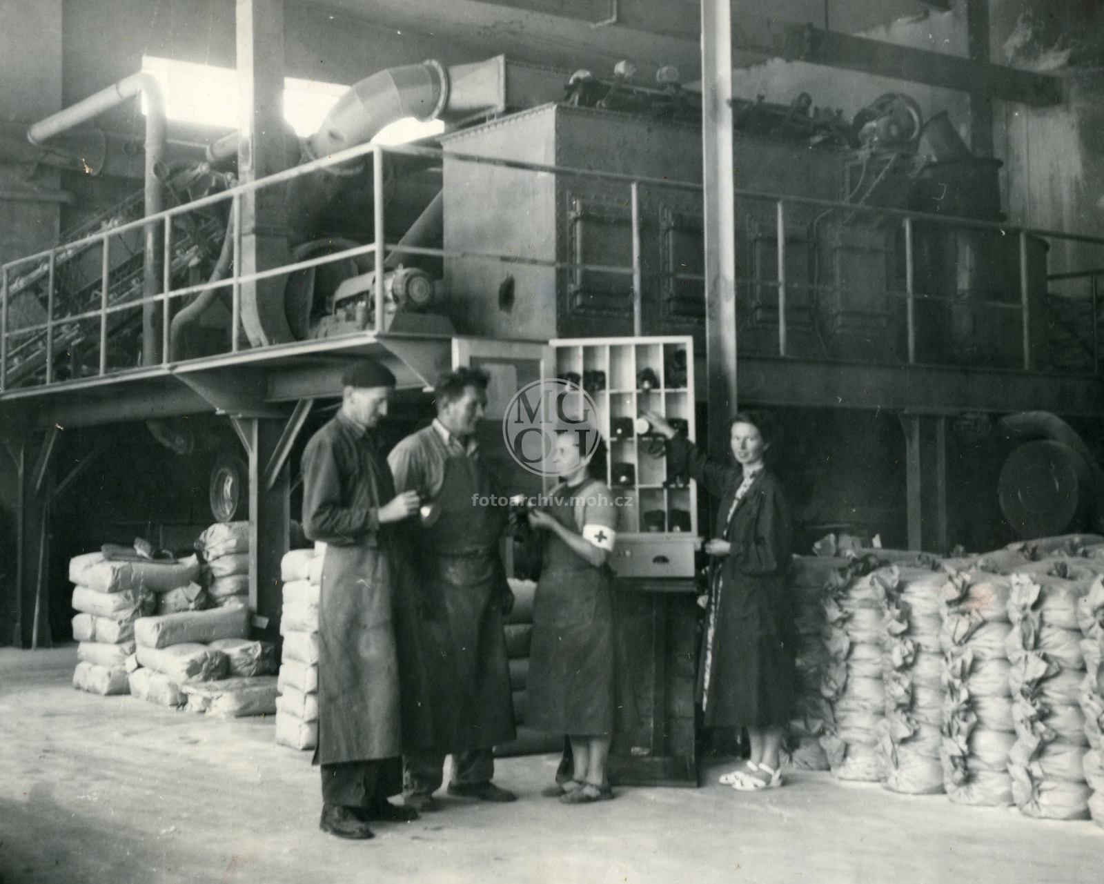 Fotografie - Lékárnička v provozu, na pracovišti ŽAZ