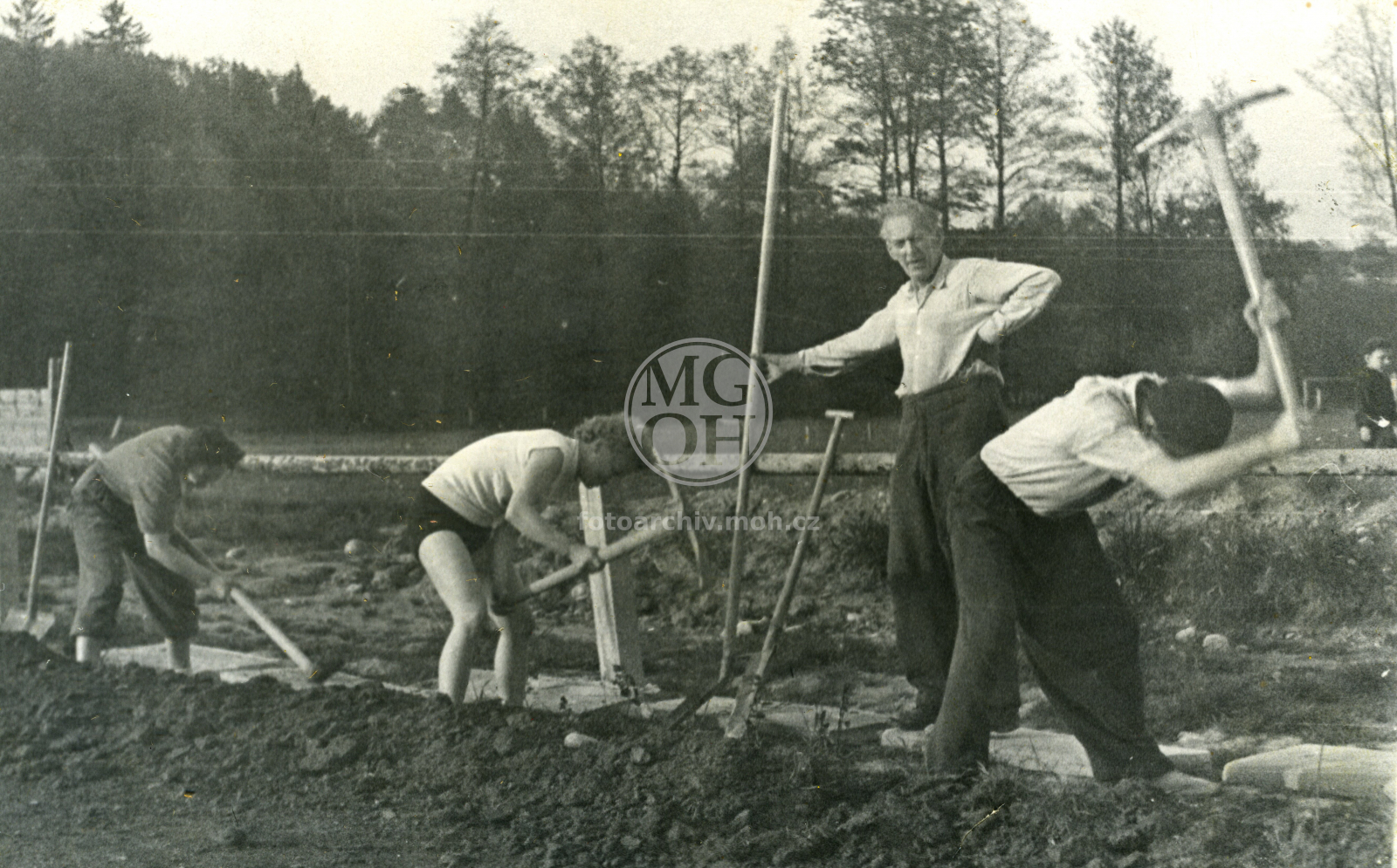 Fotografie - Stavba stadionu
