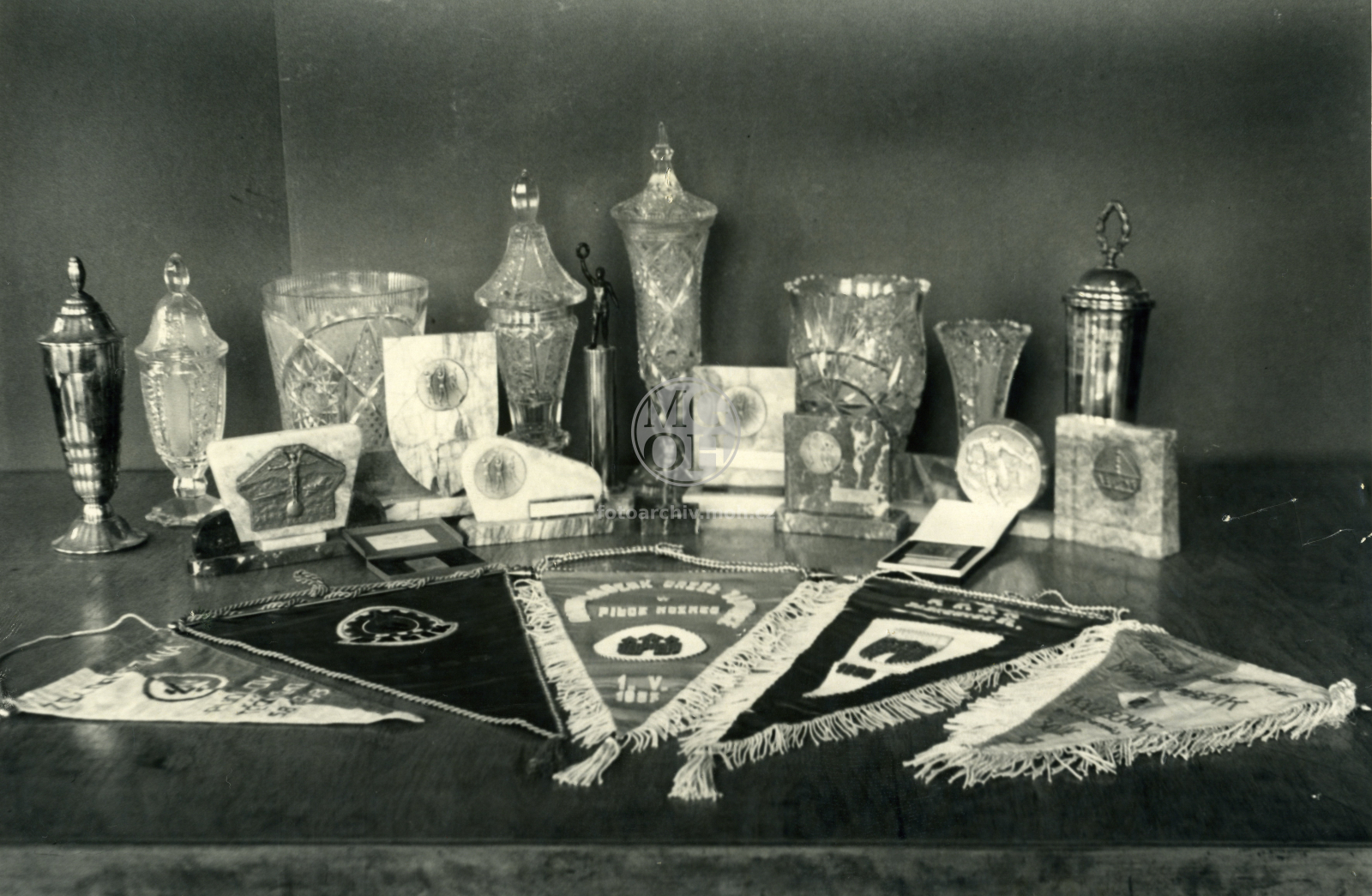 Fotografie - Sportovní trofeje TJ Baník