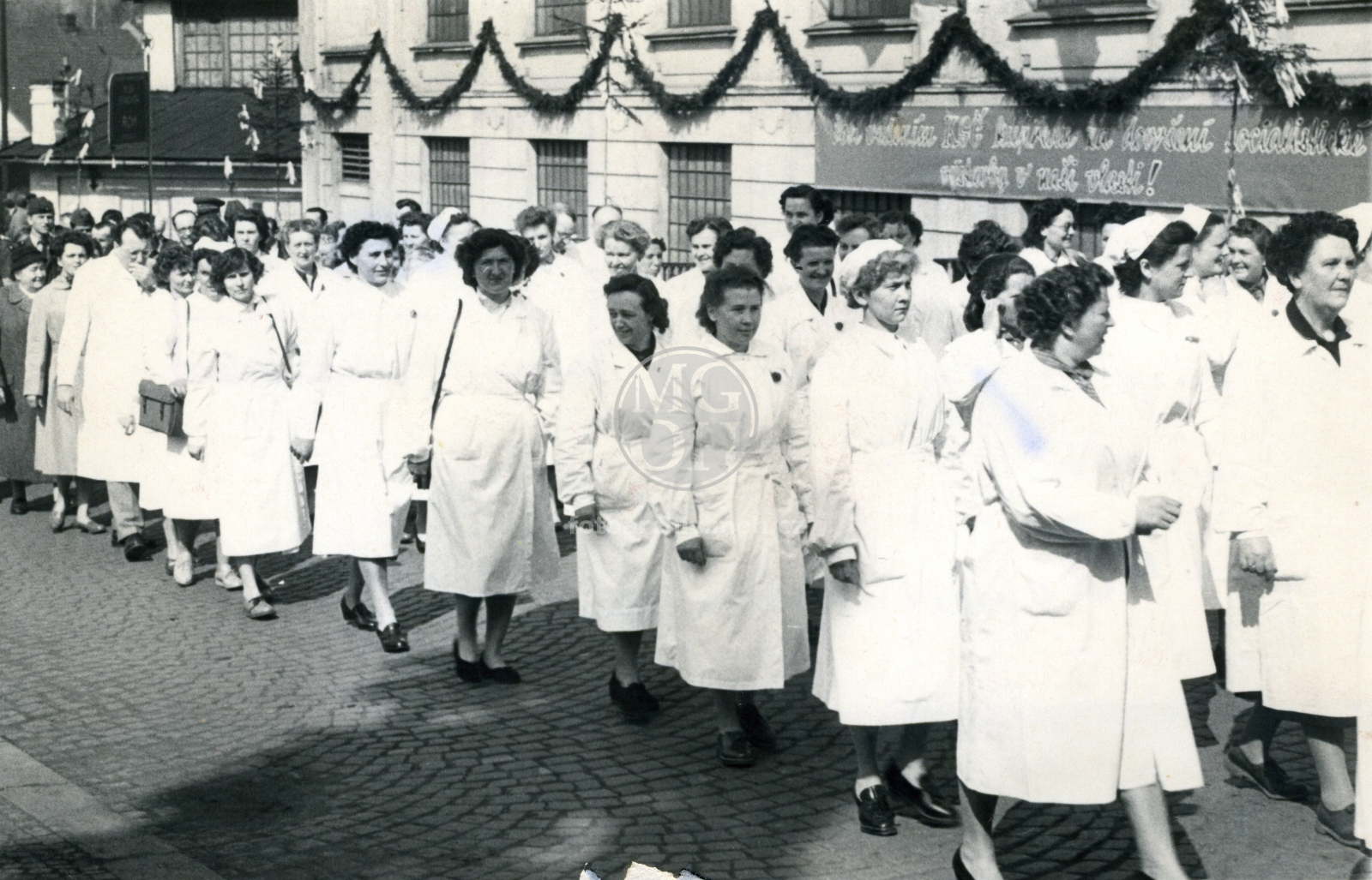 Fotografie - Československý červený kříž na 1. Máje