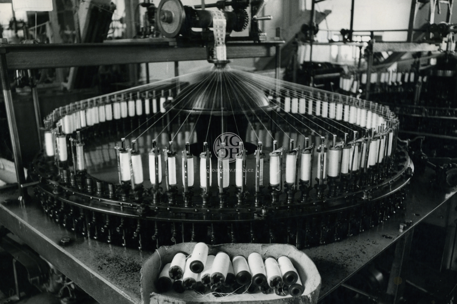 Fotografie - Provoz výroby strojní krajky, VKV