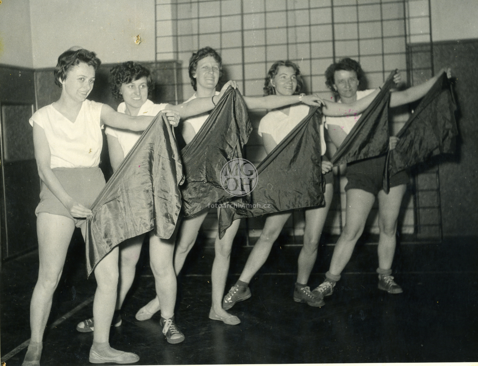 Fotografie - Příprava spartakiády - ženy