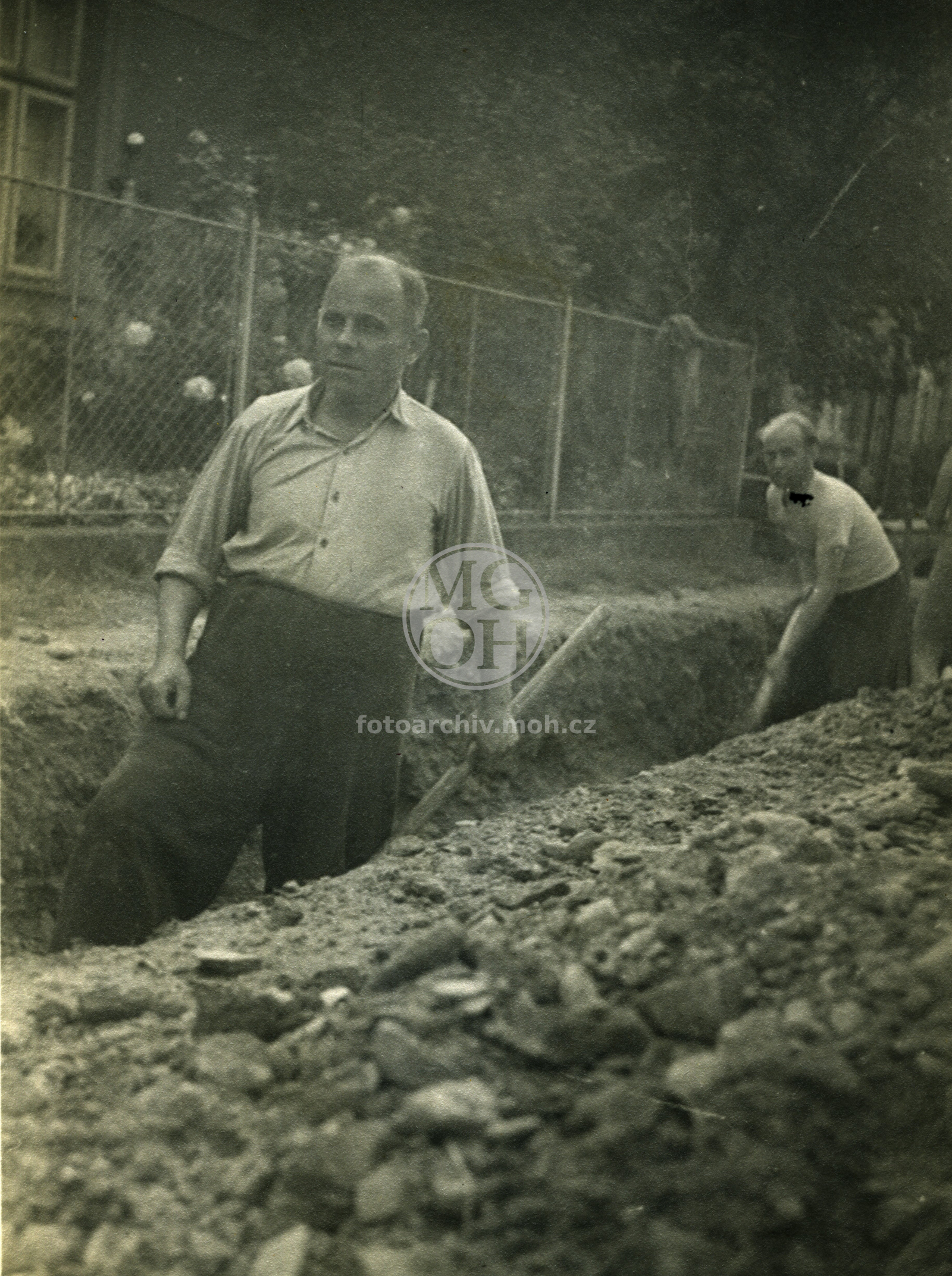 Fotografie - Brigády na kanalizaci v ZLP