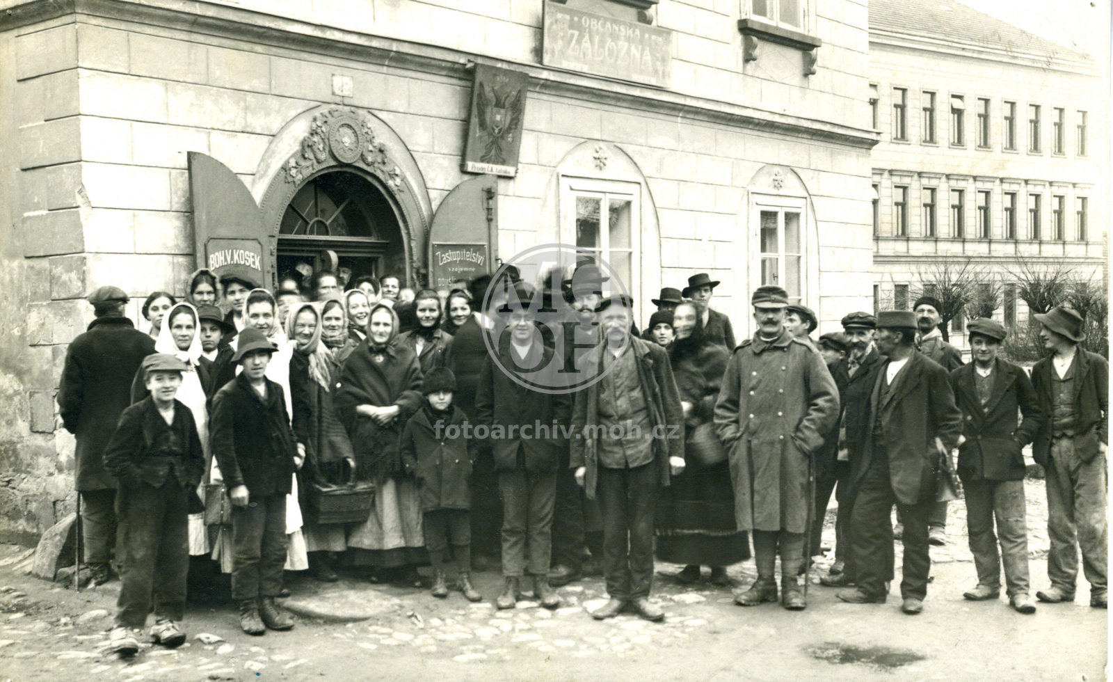 Fotografie - Fronta na tabák