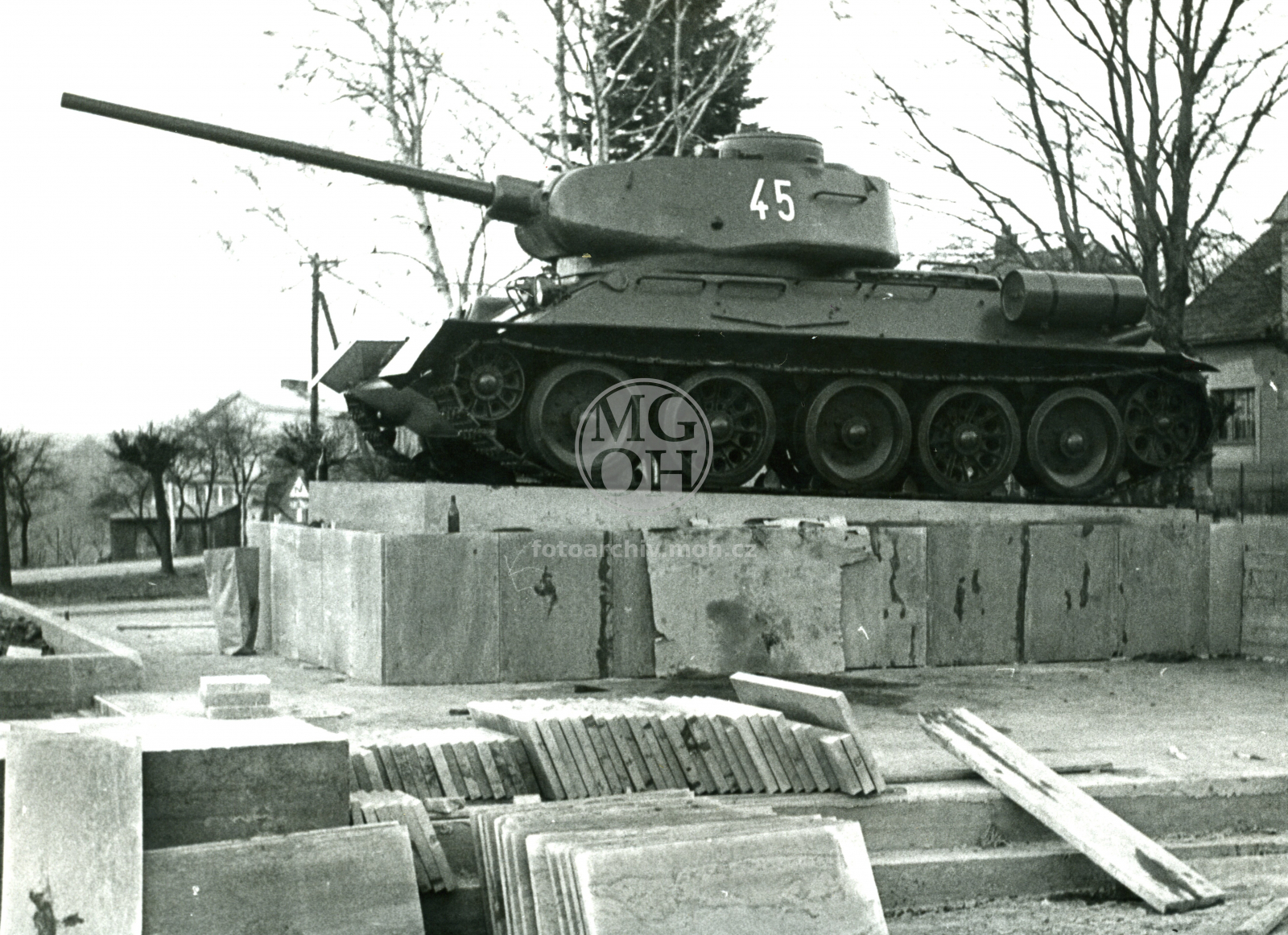 Fotografie - Tank - památník osvobození Rudou armádou