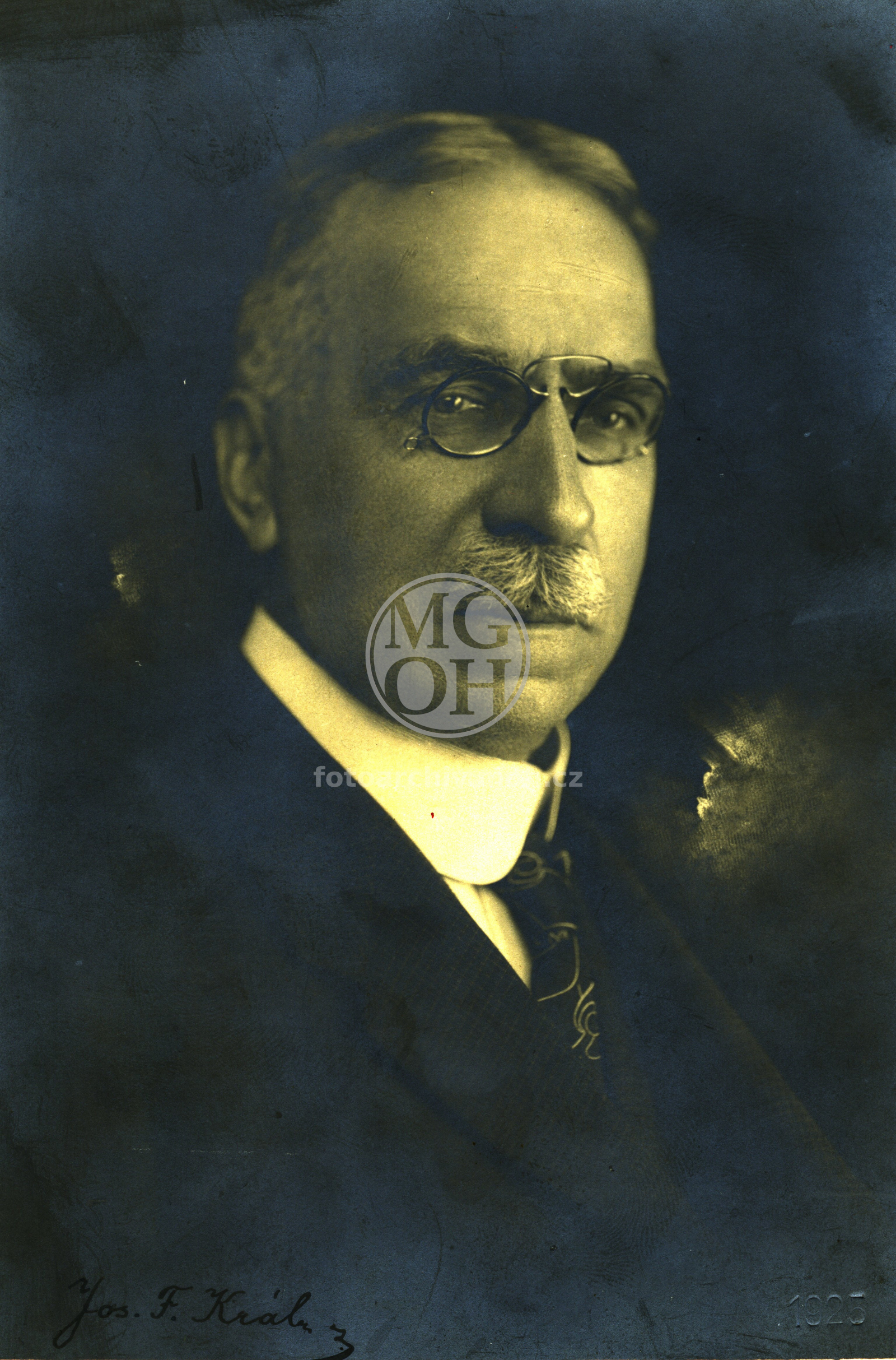 Fotografie - Osoba: Král J. F., řídící