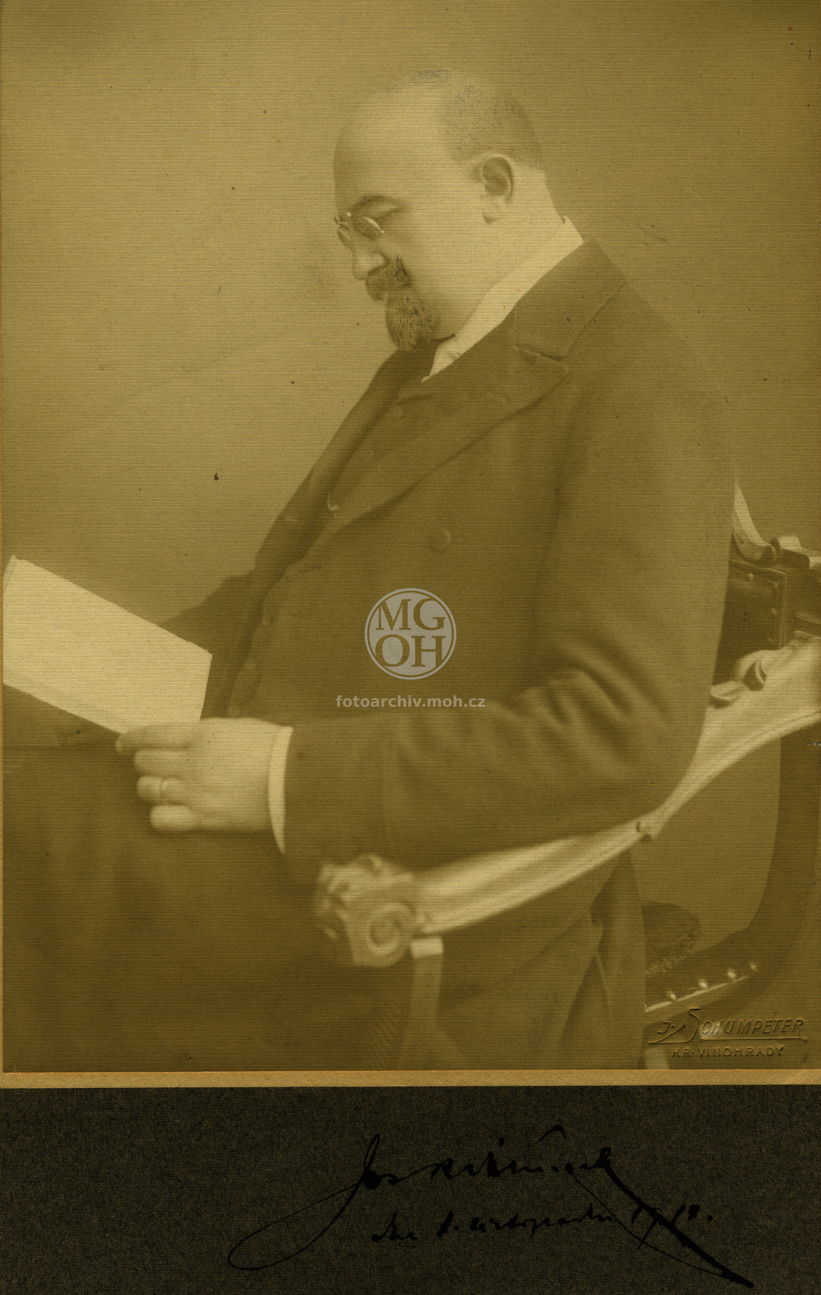 Fotografie - Foto s podpisem
Osoba: Kalousek Jos., PhDr.